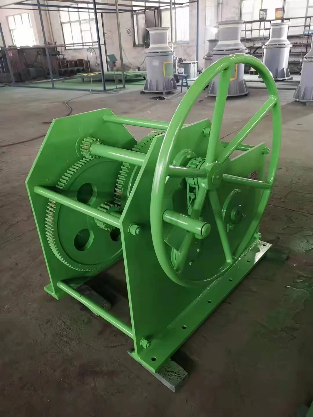 Heavy duty manual winches can be used to tow ships ashore Large manual winches 5T 10T Traction tightening manual winches