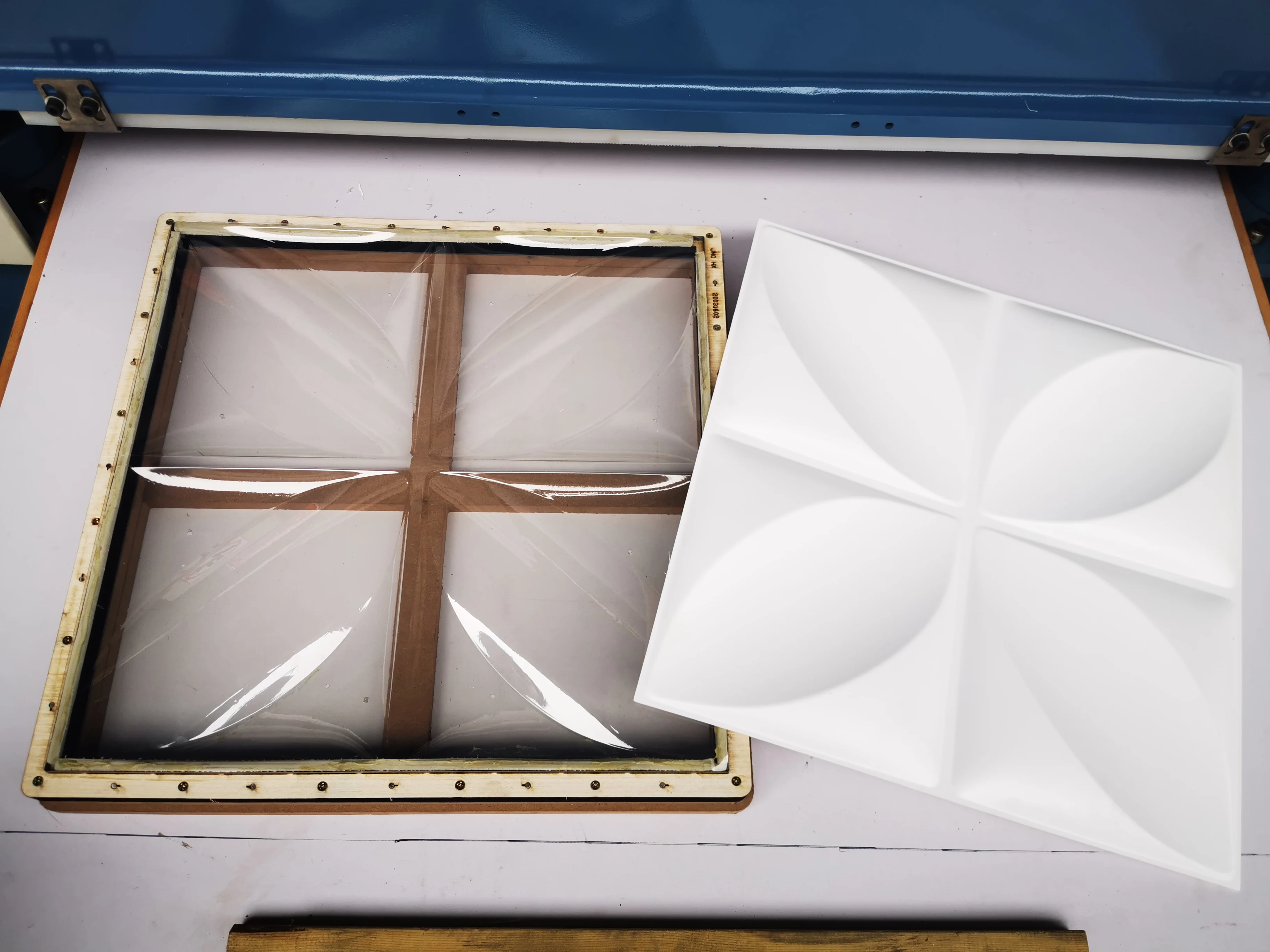 High Quality Acrylic / PVC Sheet Thermo Vacuum Forming Machine