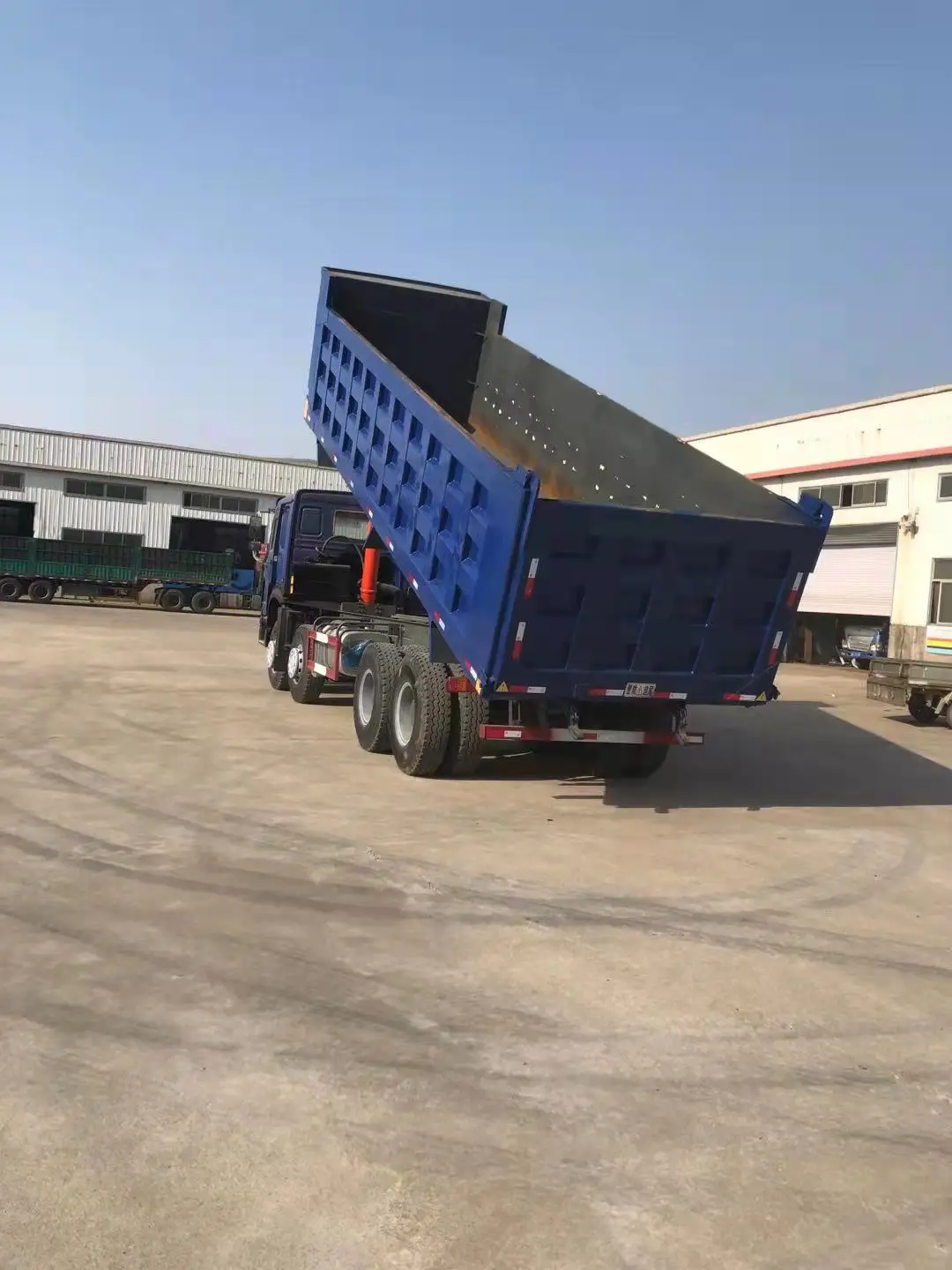 hot sell Chinese make SINO truck sinotruck sinotrucks howo375 howo371 375 371 371hp 375hp dumper dump truck loading trucks