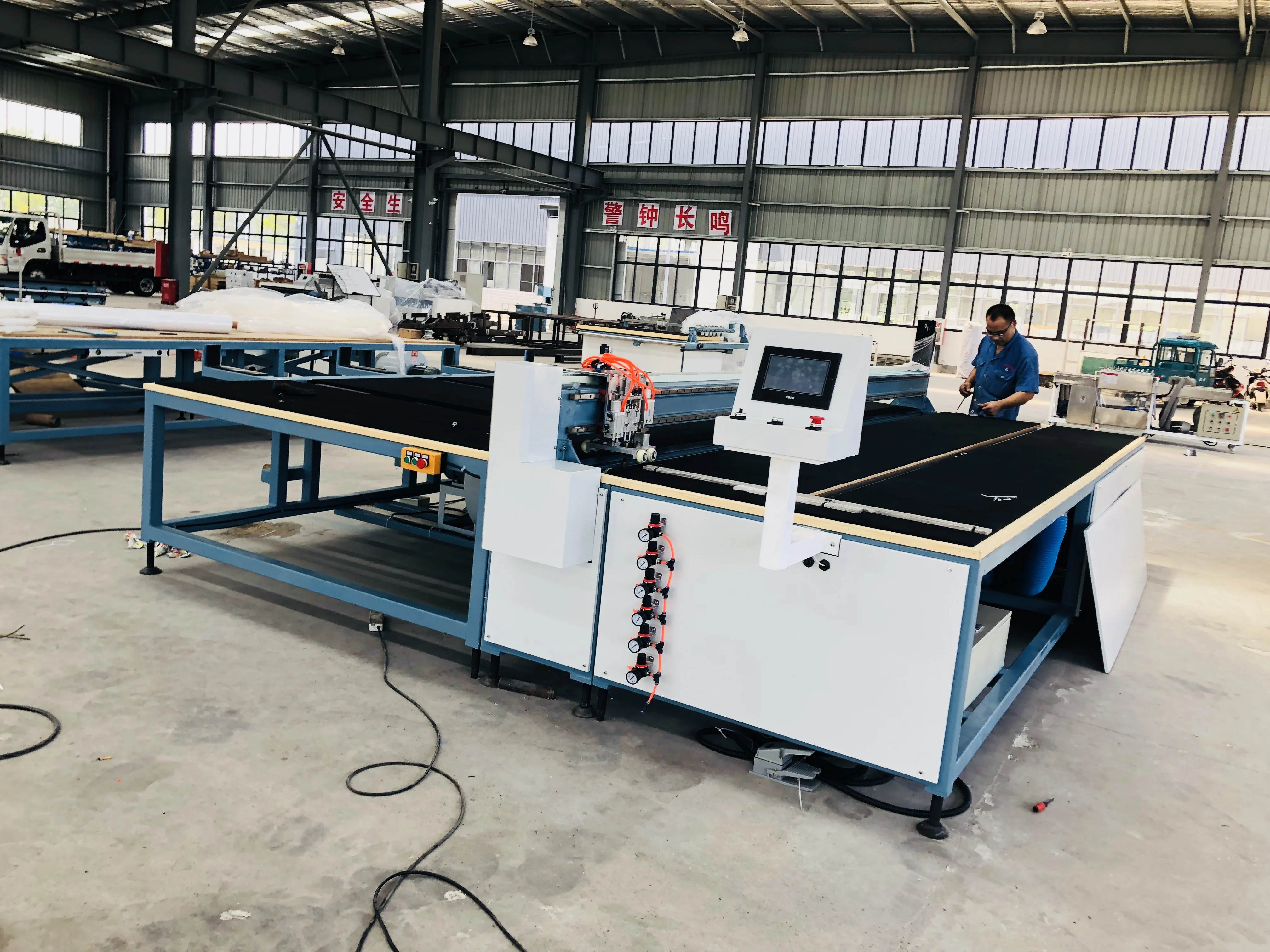 PVB EVA safety laminated glass cutting machine table for laminated glass