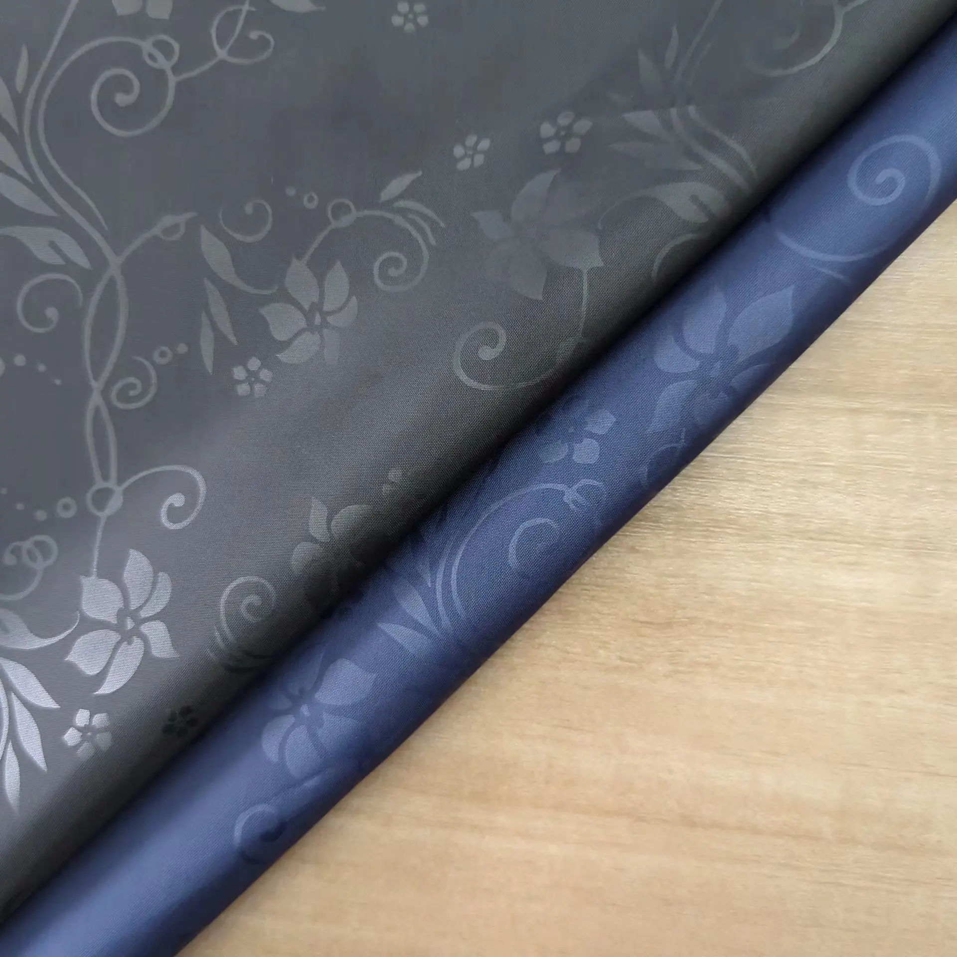 Custom 170T 180T 190T 210T 50gsm 60gsm 70gsm embossed polyester taffeta fabric for garments bags lining