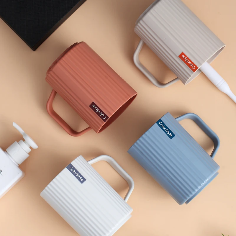 BPA Free Multipurpose Bathroom Gargle Toothbrush Holder Coffee Water Cup 13 oz Plastic Mug With Handle For Drinking