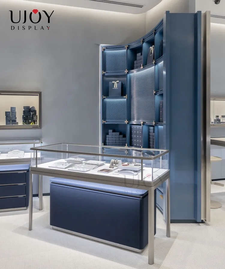 High end modern display showcase for gold jewelry shop