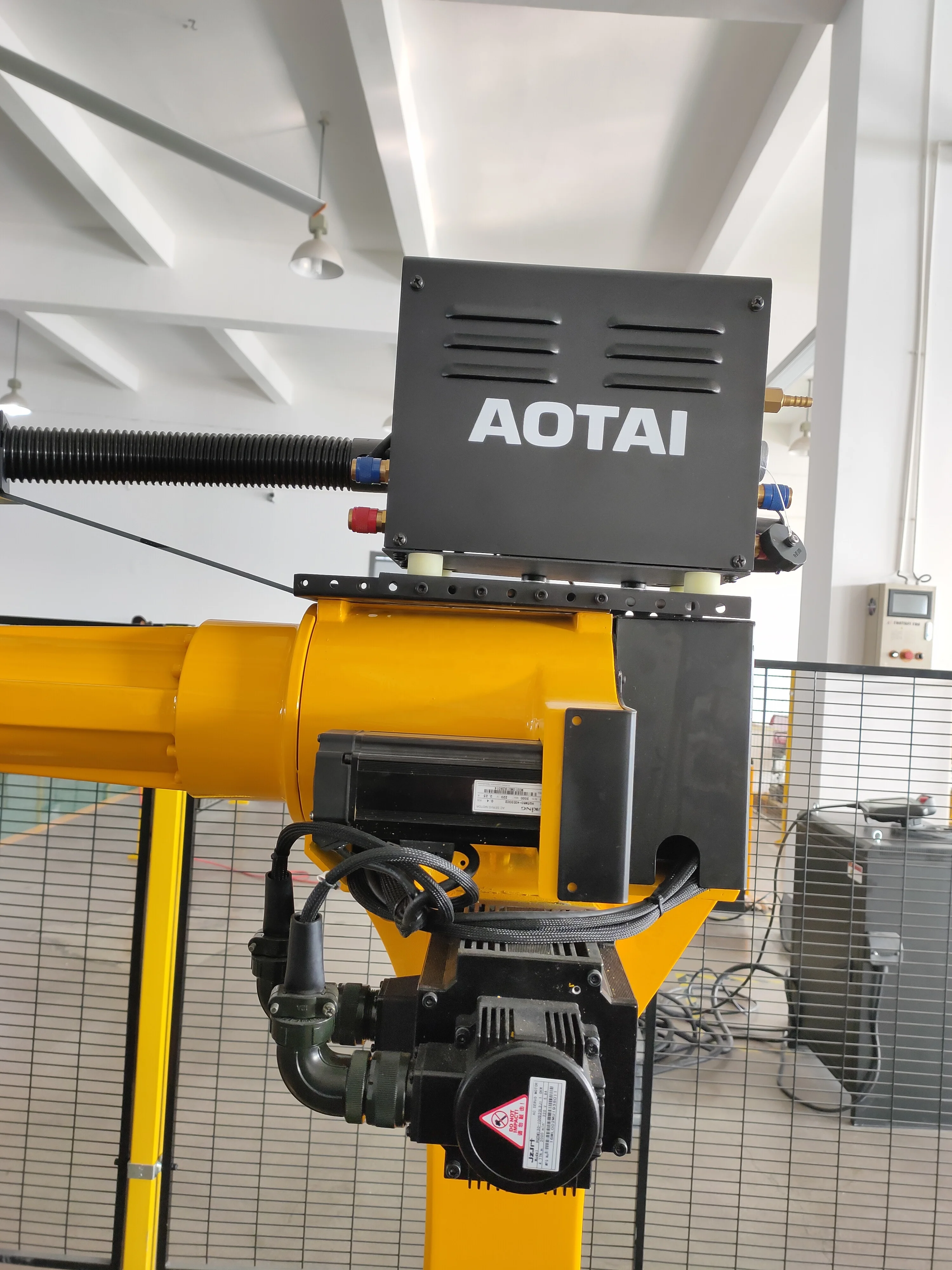  Дешевые товары из Китая промышленный CNC разбрызгиватель 6-осевой сварочный