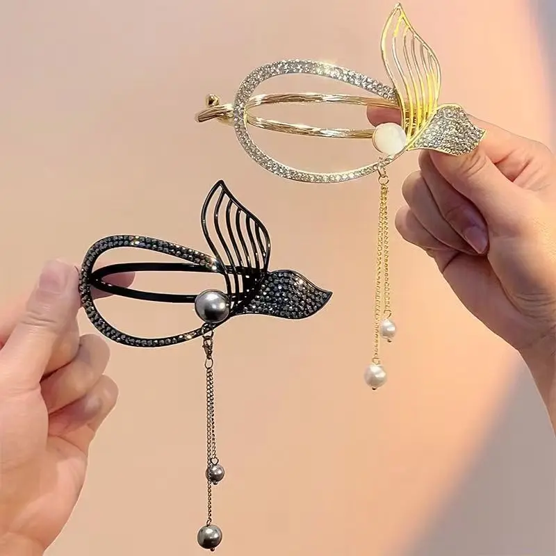 Korean version of the new high-end fringed fishtail roll high-grade plate hairpin.
