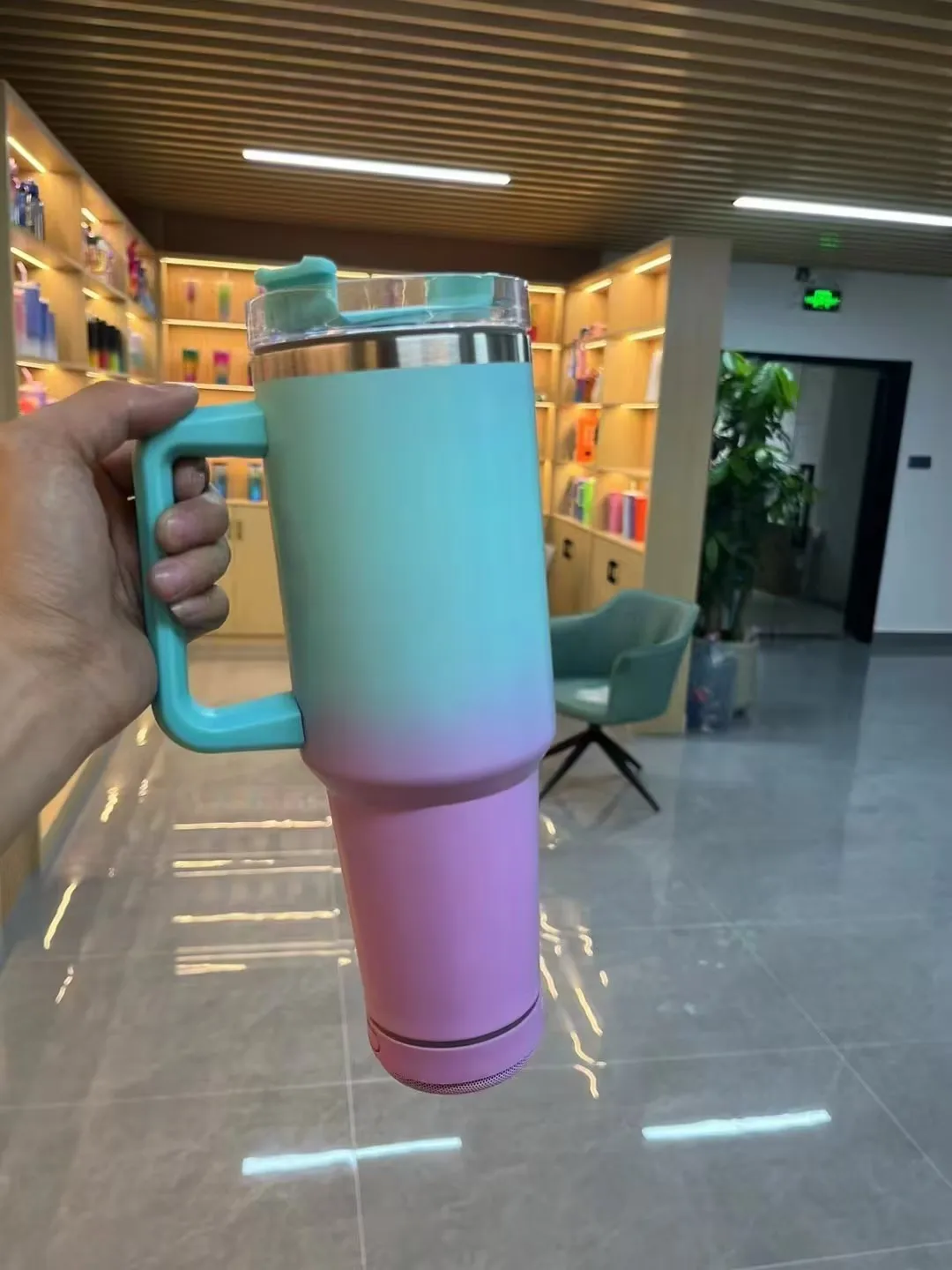 New&hot colors 40oz wholesale bulk wireless smart tumbler with display player speaker stainless steel coffee mugs with handle