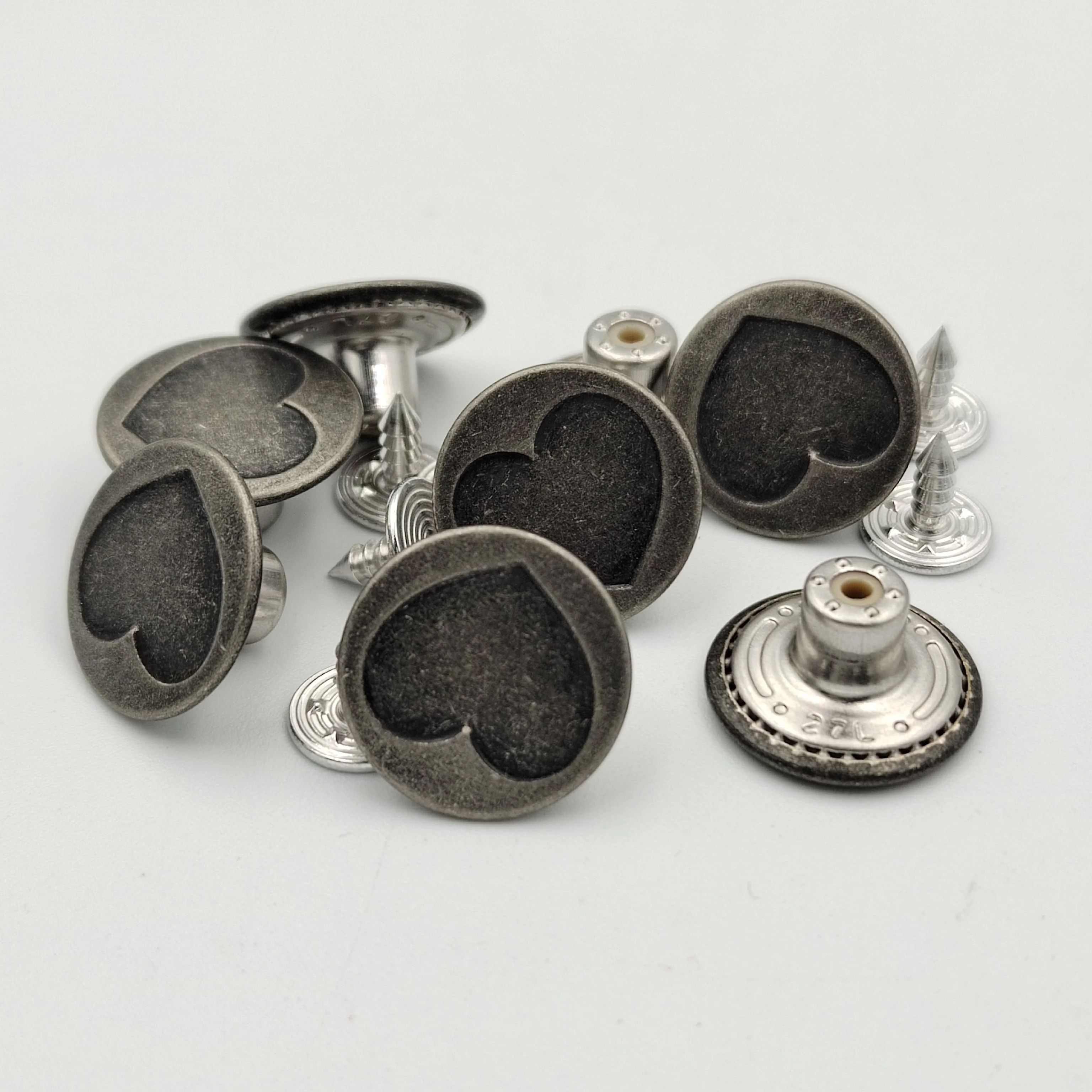 Custom logo brass brand denim metal antique silver buttons 17mm Zamak clothes denim jeans jacket buttons