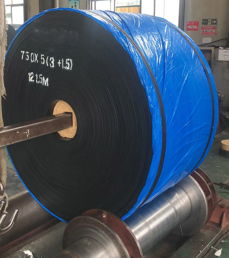 Open and endless oil resistant rubber belt