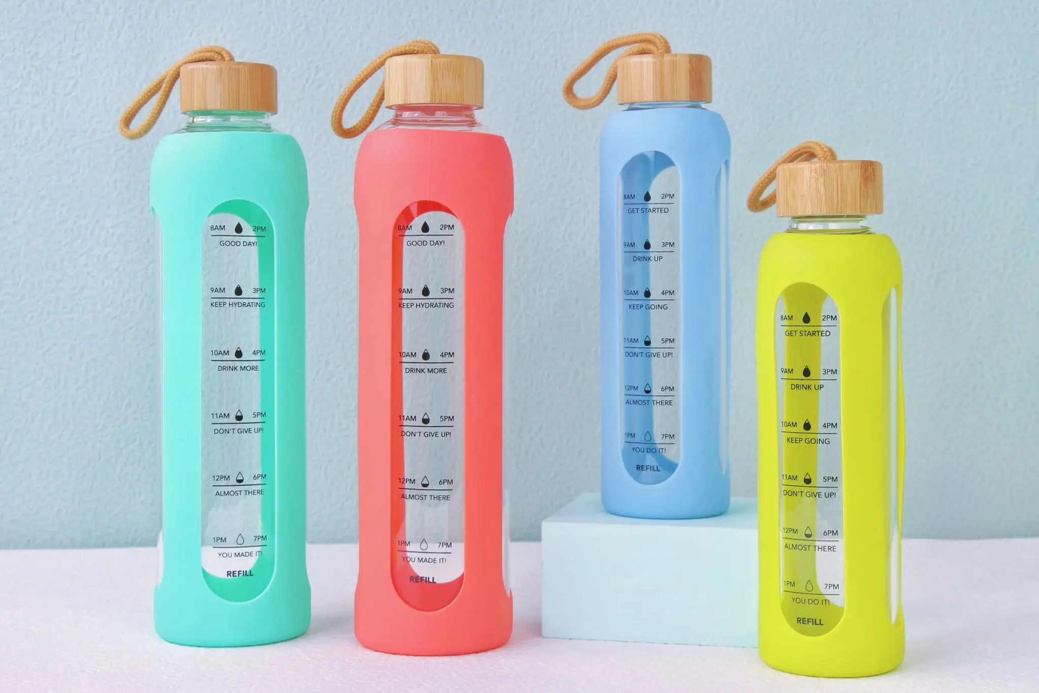 1000ML/32 OZ glass water bottle with silicone sleeve bamboo lid time marker