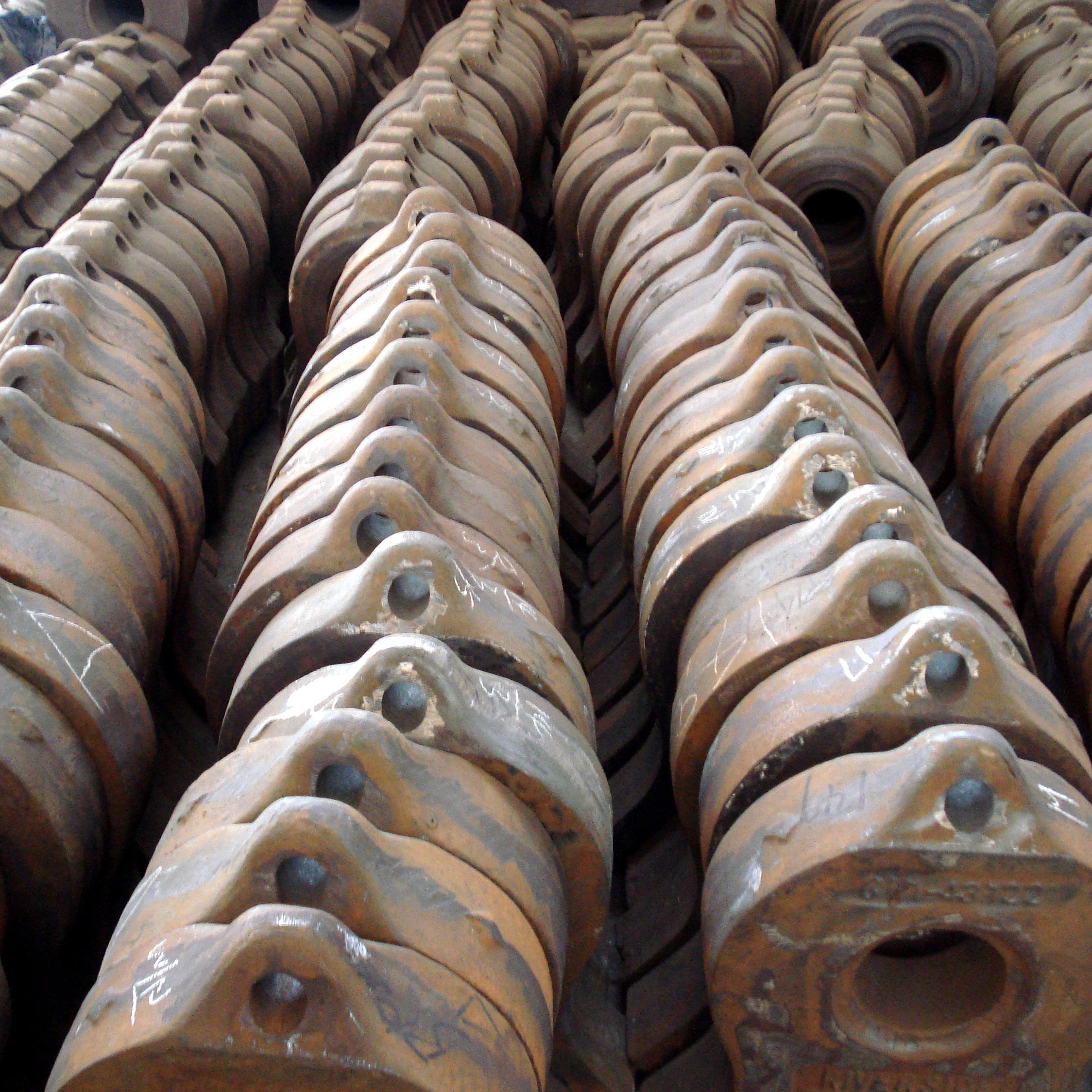 MILLS PARTS HAMMERS CRUSHER HAMMER HEADS WEAR PARTS