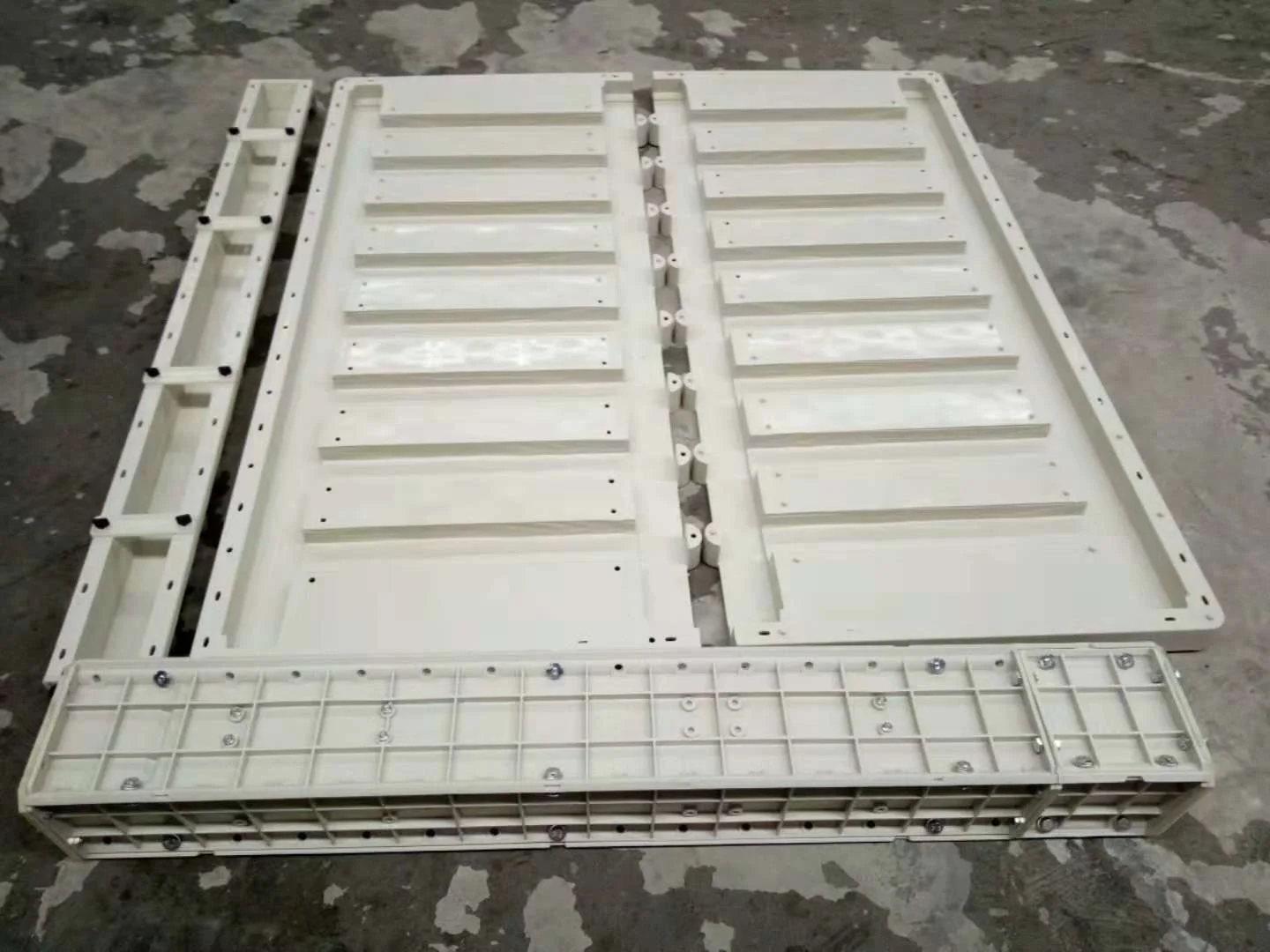 European Romanesque Concrete Railing Plastic wood pillar  Mold Suitable for Guardrail Column and Handrail