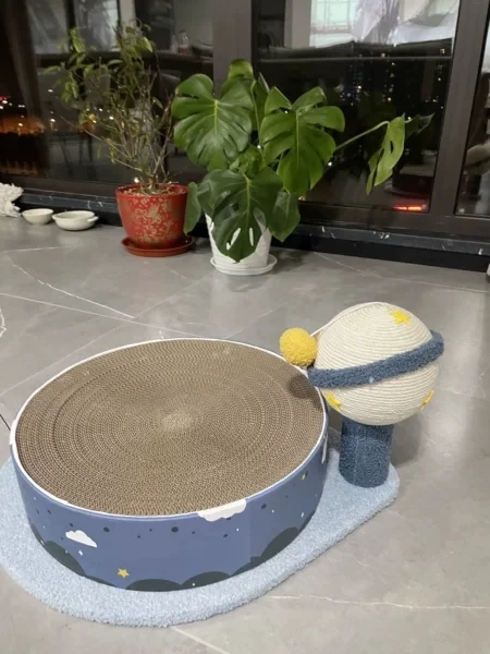 Made in China elegant shape pretty colors Play Planet Cat Scratching Board