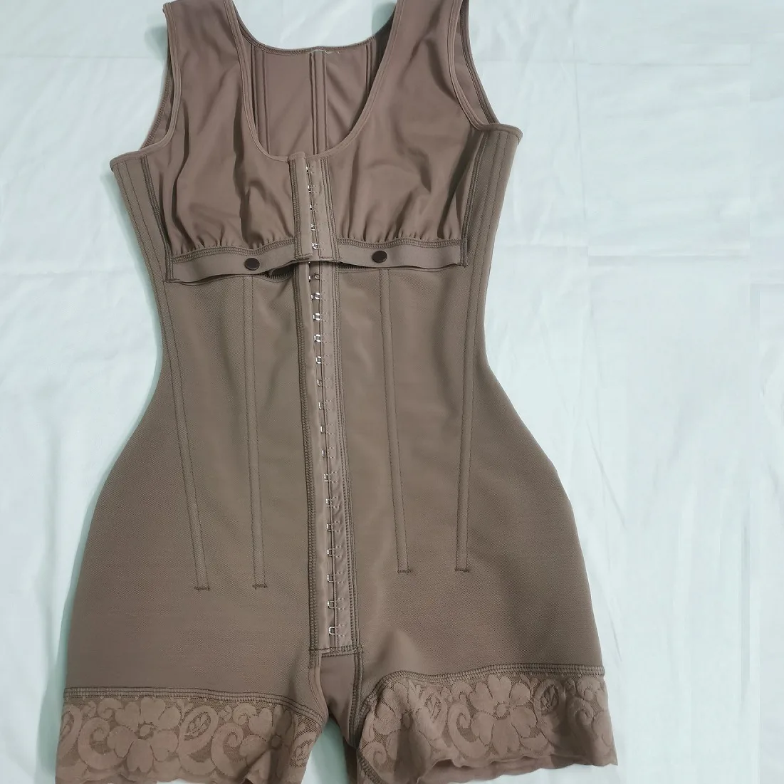 China Online Shopping Body Shaper For Women Corset Cuir girdle With Steel Bones Body Shaper With Hip And Butt For Women 2024