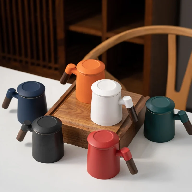 Wholesale high quality custom coffee milk ceramic cup with wooden handle and lid as a gift for Christmas