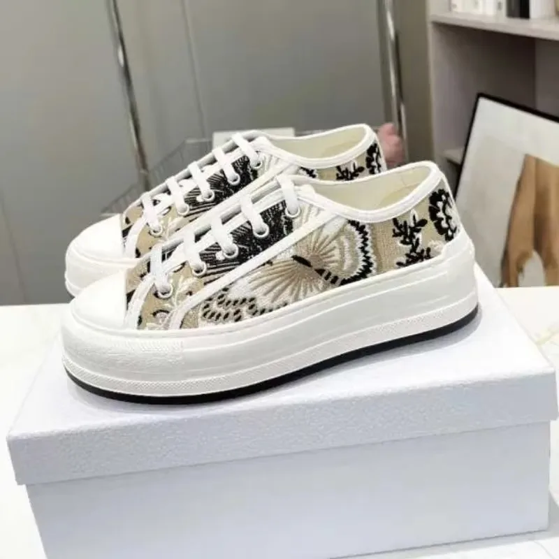 2024 High quality brand casual running canvas sport shoes white sneakers walking style shoes for men