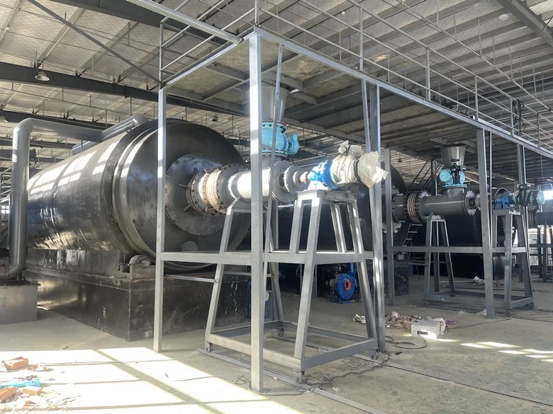 pyrolysis plant waste tyre to fuel oil carbon black pyrolysis machine with installation