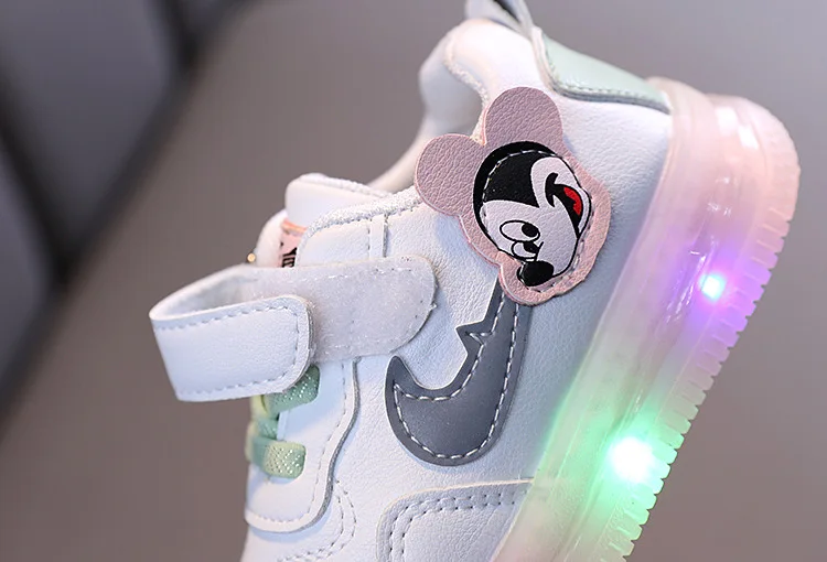 Unisex Fashion Boys Flash Childrens Casual Shoes Girls White Soft Sole Baby Sport Shoes for Kids .jpg