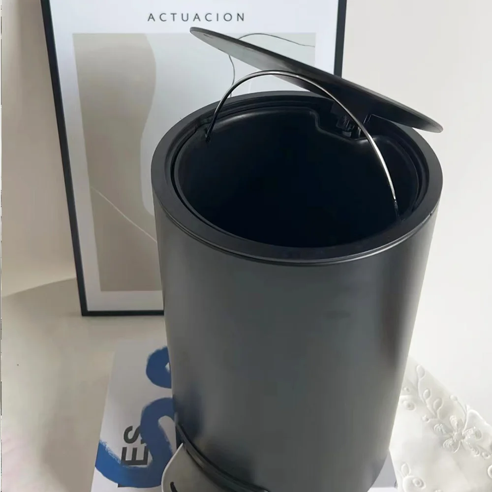 High Quality Custom Modern Durable Large Capacity Garbage Can Stylish Design Foot Pedal Structure Lid for Kitchen Office Use