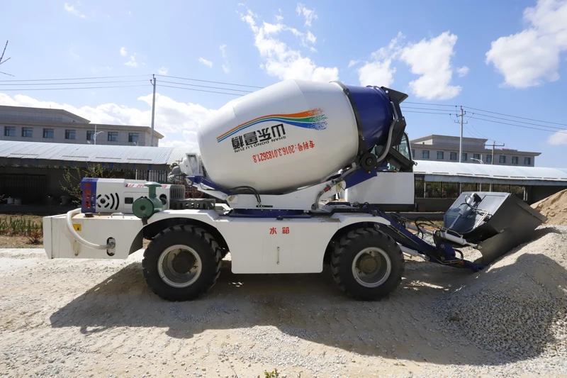 LUZUN integrated 4cbm output diesel engine self loading concrete mixer truck