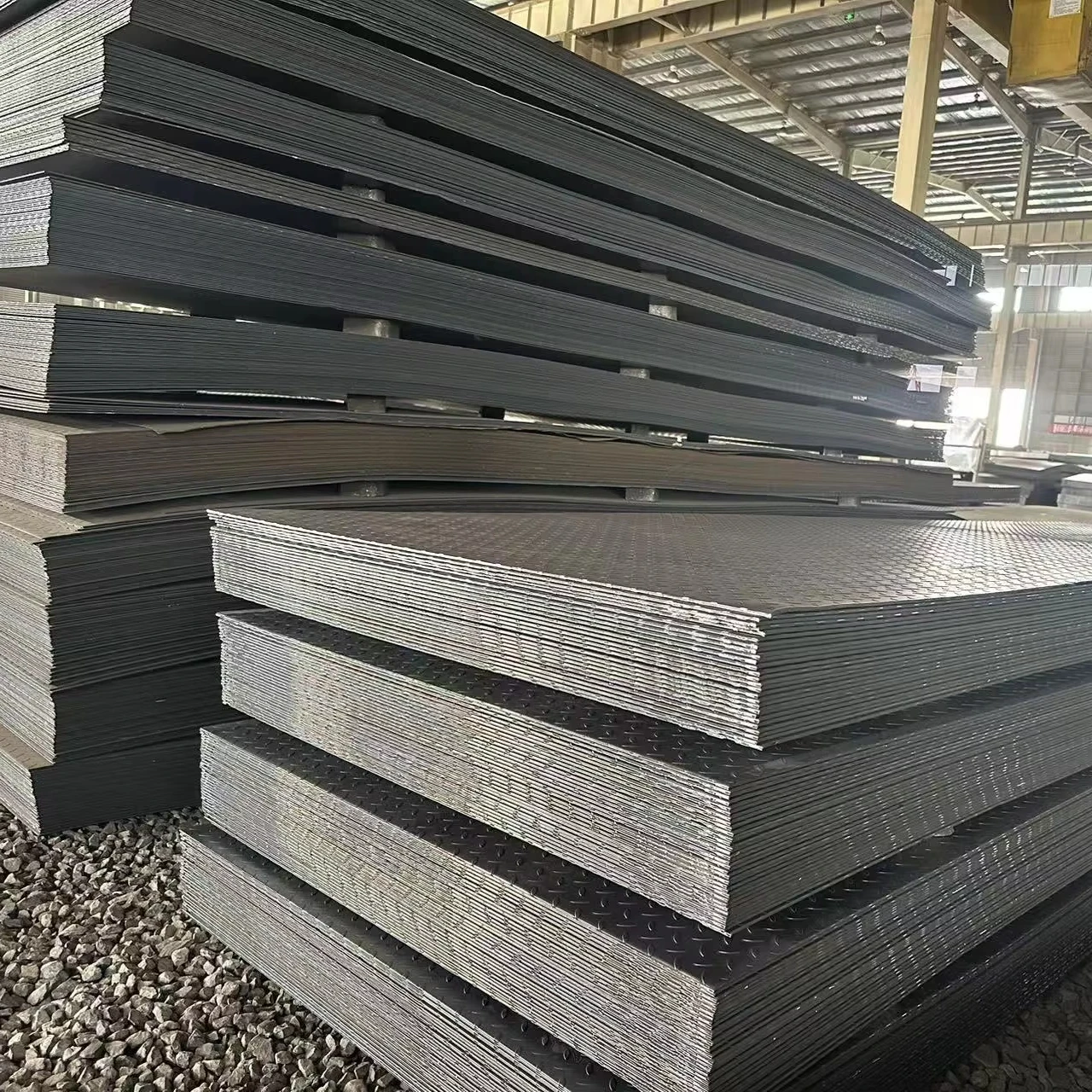 Q235B 3mm 4mm 5mm Carbon Steel Plate Diamond Checkered With Embossed Pattern