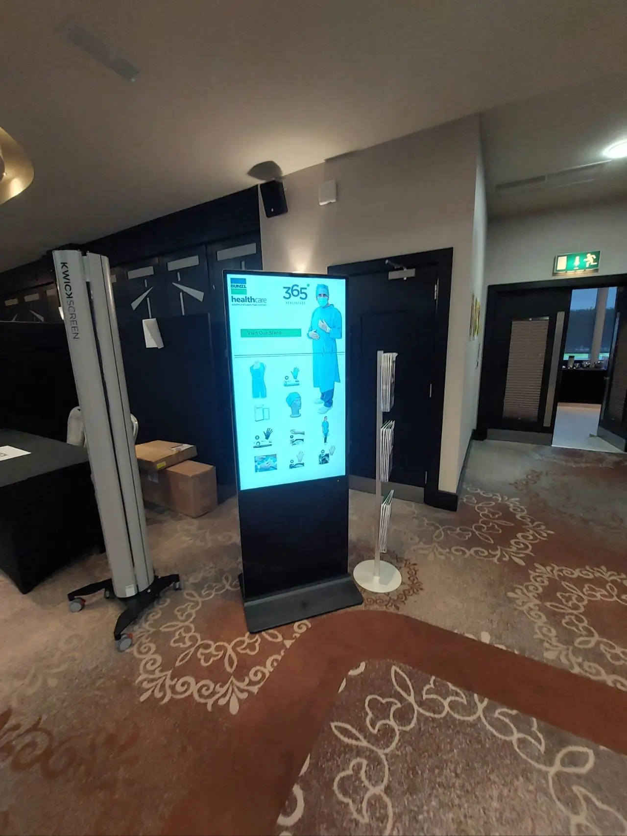 Floor standing 49 55inch 350nits Android Video Player LCD Advertising Display Kiosk Vertical Digital Signage Totem Touch Screen