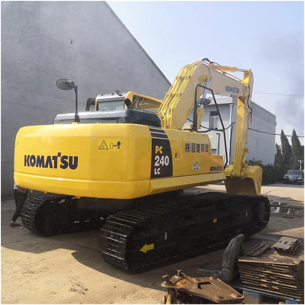 Japan used PC240 Komatsu 24 tons crawler excavator Komatsu pc 200 220 240 300 excavator for sale earthMoving
