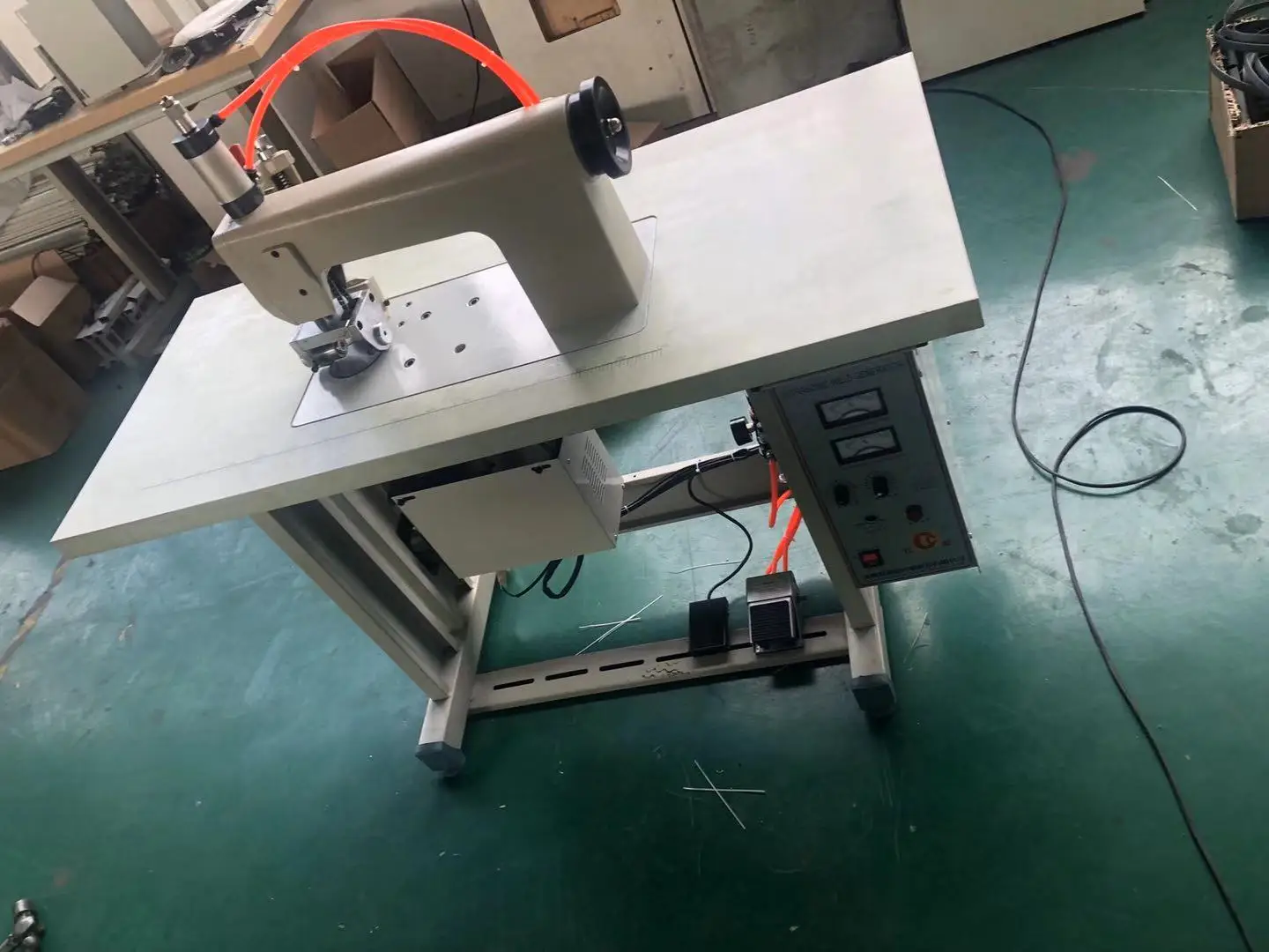 Ультразвуковая машина для запечатывания пакетов с активированным углем