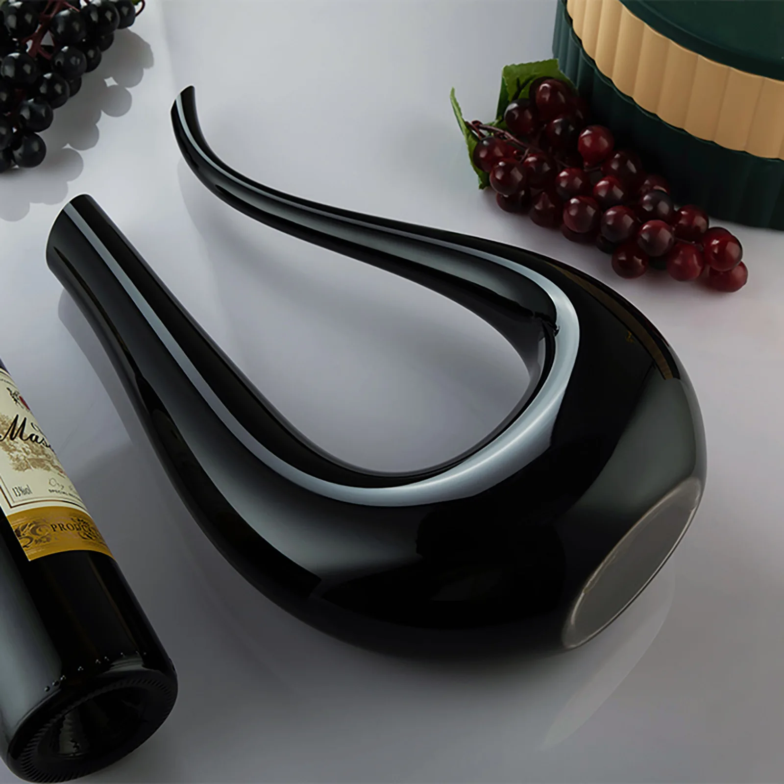 Creative Black Swan Harp U Shape Glass Wine Decanter with Cup