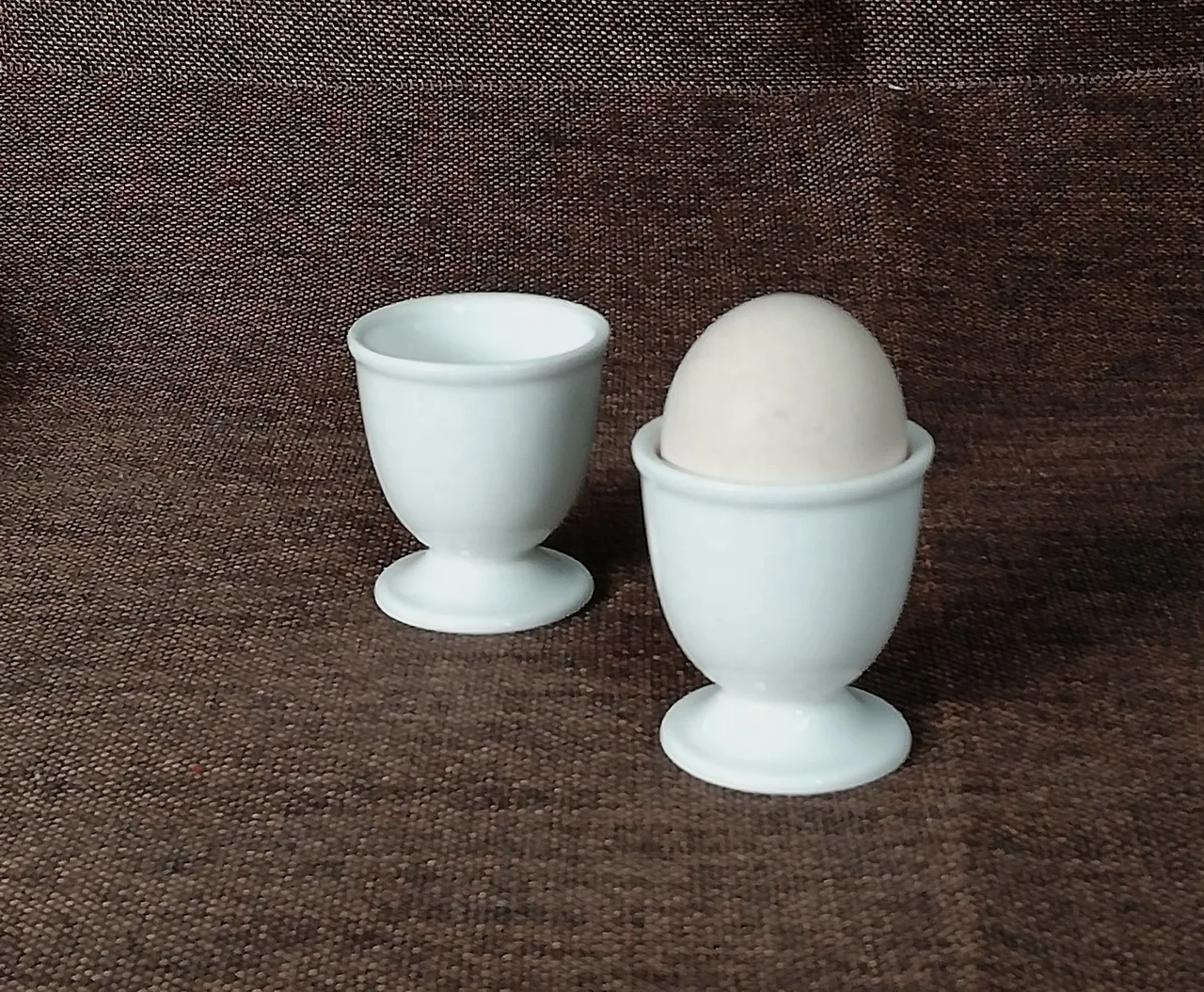 Wholesale porcelain egg tool set ceramic cooking egg holder holder ceramic egg tray