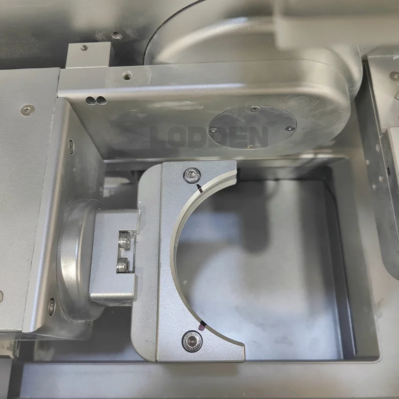 Dental Products Electrical Zirconia Dry Milling Lodden D11 5-Axis Synchronized Dental Milling Machine For Dental Lab