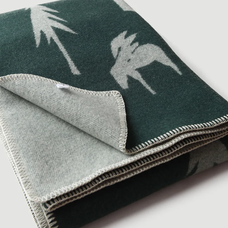 100% cashmere wool knitted jacquard reversible throw blanket custom design  logo cashmere blanket