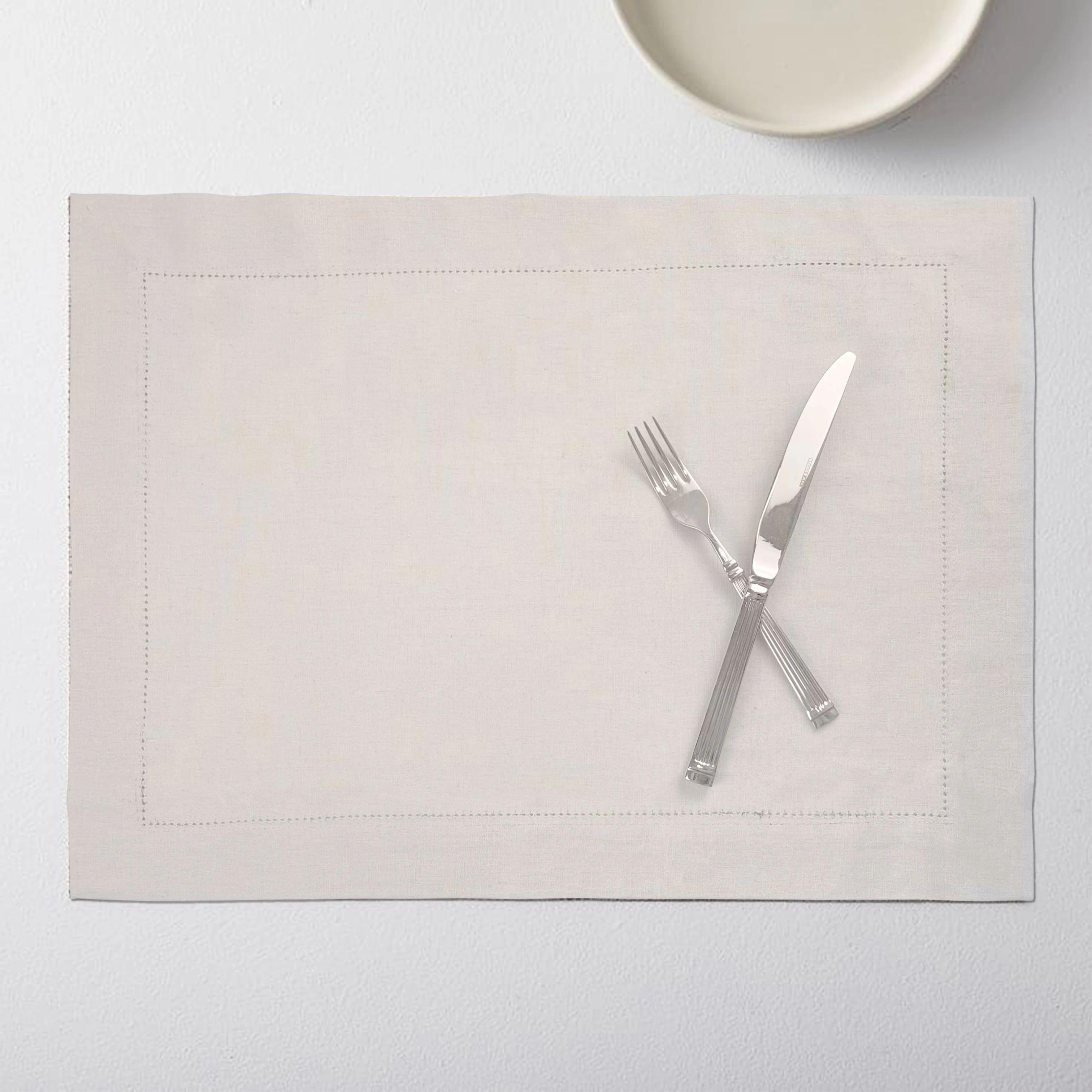 Fashionable 4 pieces set 100% polyester fabric placemats placemat cup table place mats for dining room kitchen table Decor