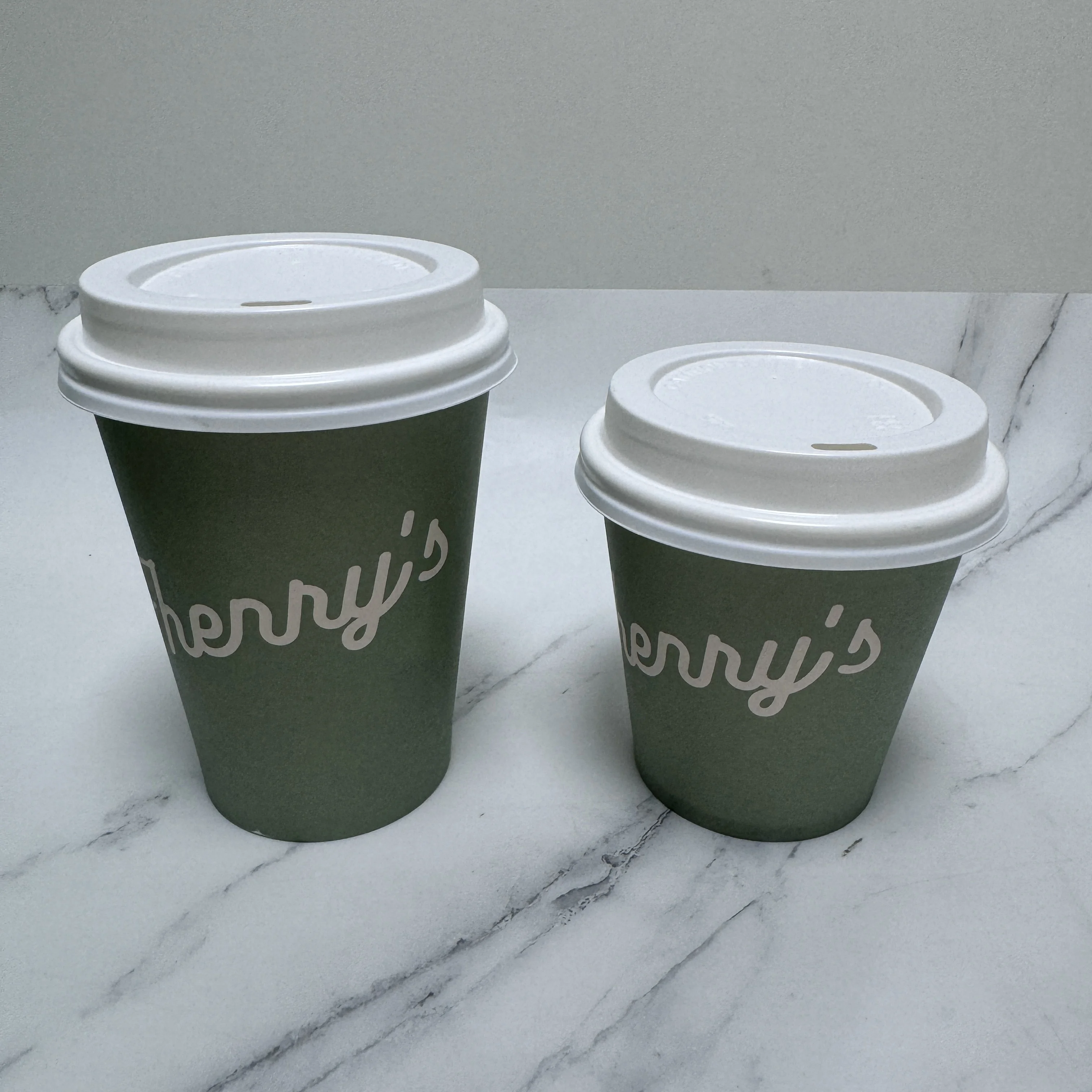 Custom Single Layer Paper Hot Coffee Cup Drinks Packaging Cups With Plastic Cover