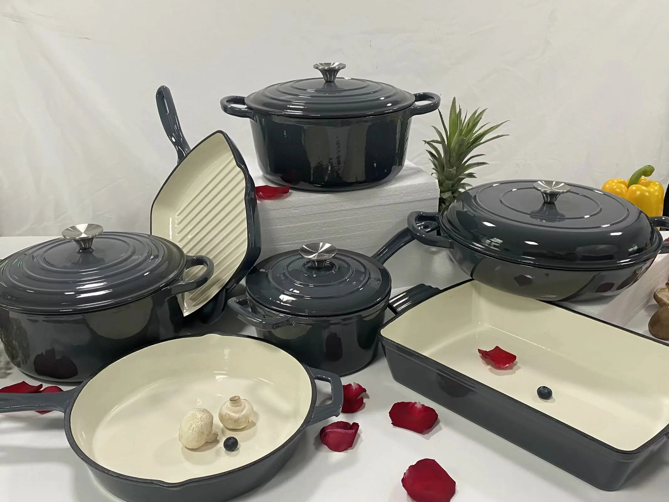 Best Sellers Nonstick Enameled Cast Iron Cookware Set Dutch Ovens and Round Casseroles with Lid