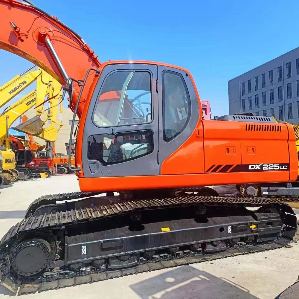 Good Condition Original Design Used Crawler Doosan DX225 Digger Excavator