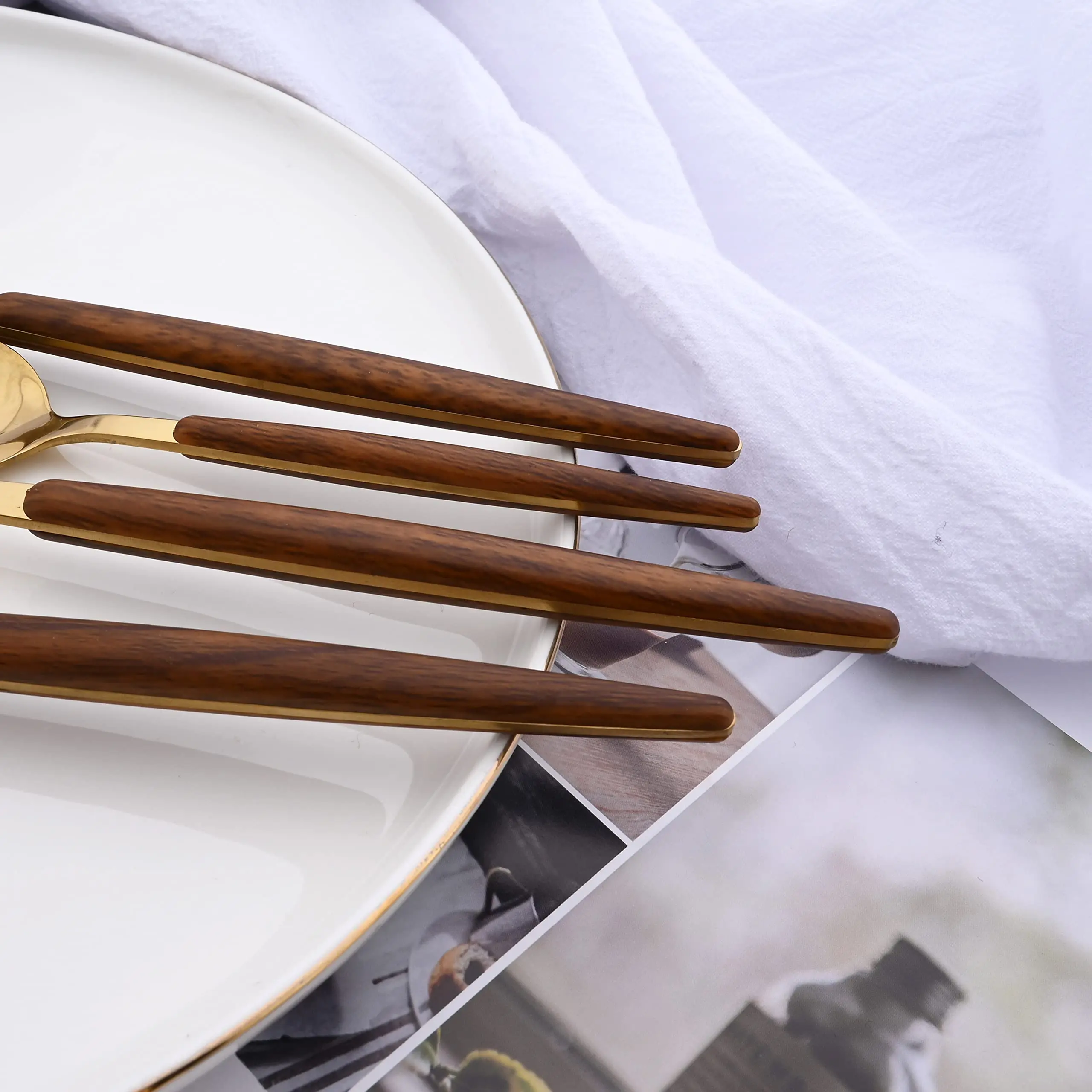 Manufacturer Wholesale Top Seller 2023 Amzn Stainless Steel Simulated Wooden Handle Gold Flatware Set