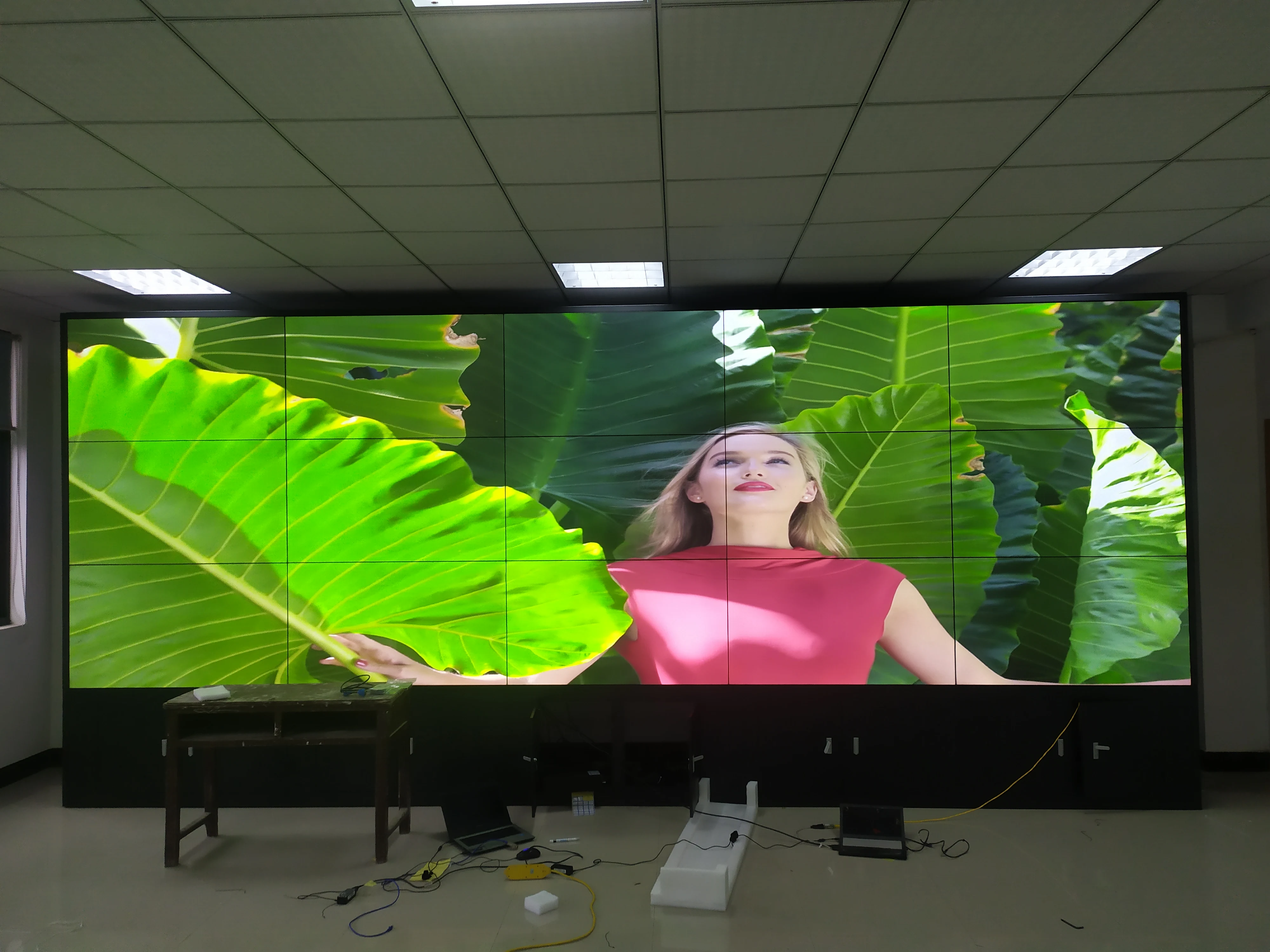 Video Wall 55Inch 3.5mm Gap LCD Advertising Media CCTV Monitor Good Price High Brightness 700nit Floor Standing