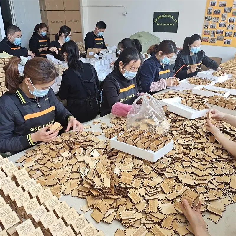 Деревянная музыкальная шкатулка ручной работы с рисунками и