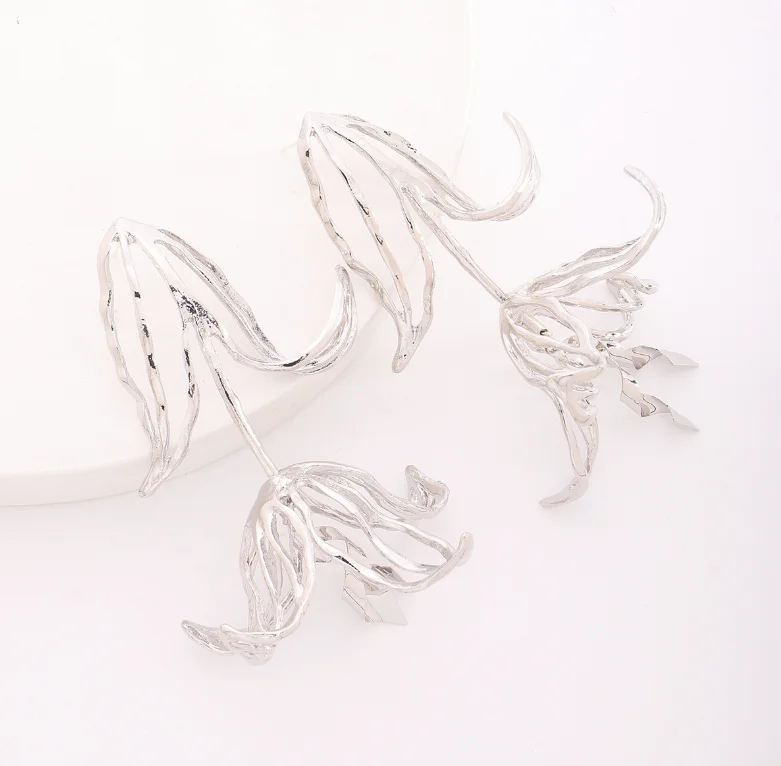 Fashion Bohemian Metal leaves flower Earrings Vintage Exaggerated Alloy rose Leaf Earrings Jewelry Accessories