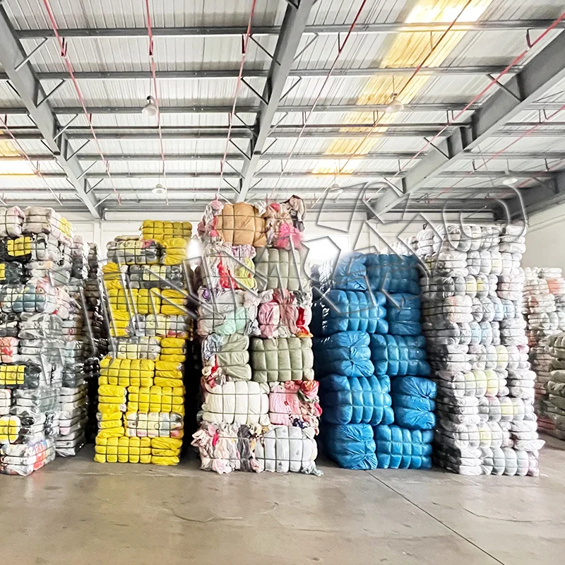 surplus stock lots clearance sale boys girls and men winter thick woolen jackets mixed size used clothing in bales