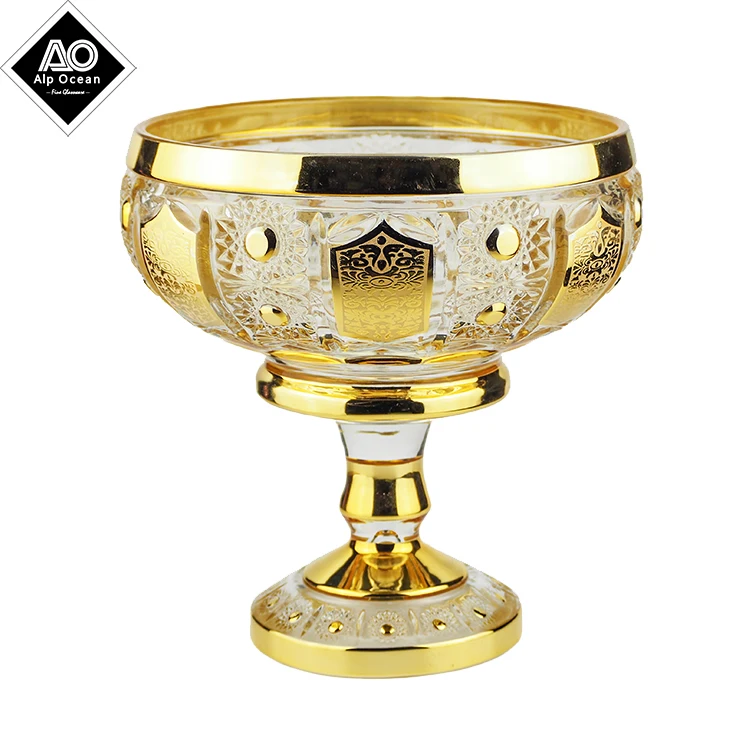 Большая стеклянная чаша классического богемского дизайна с золотым украшением