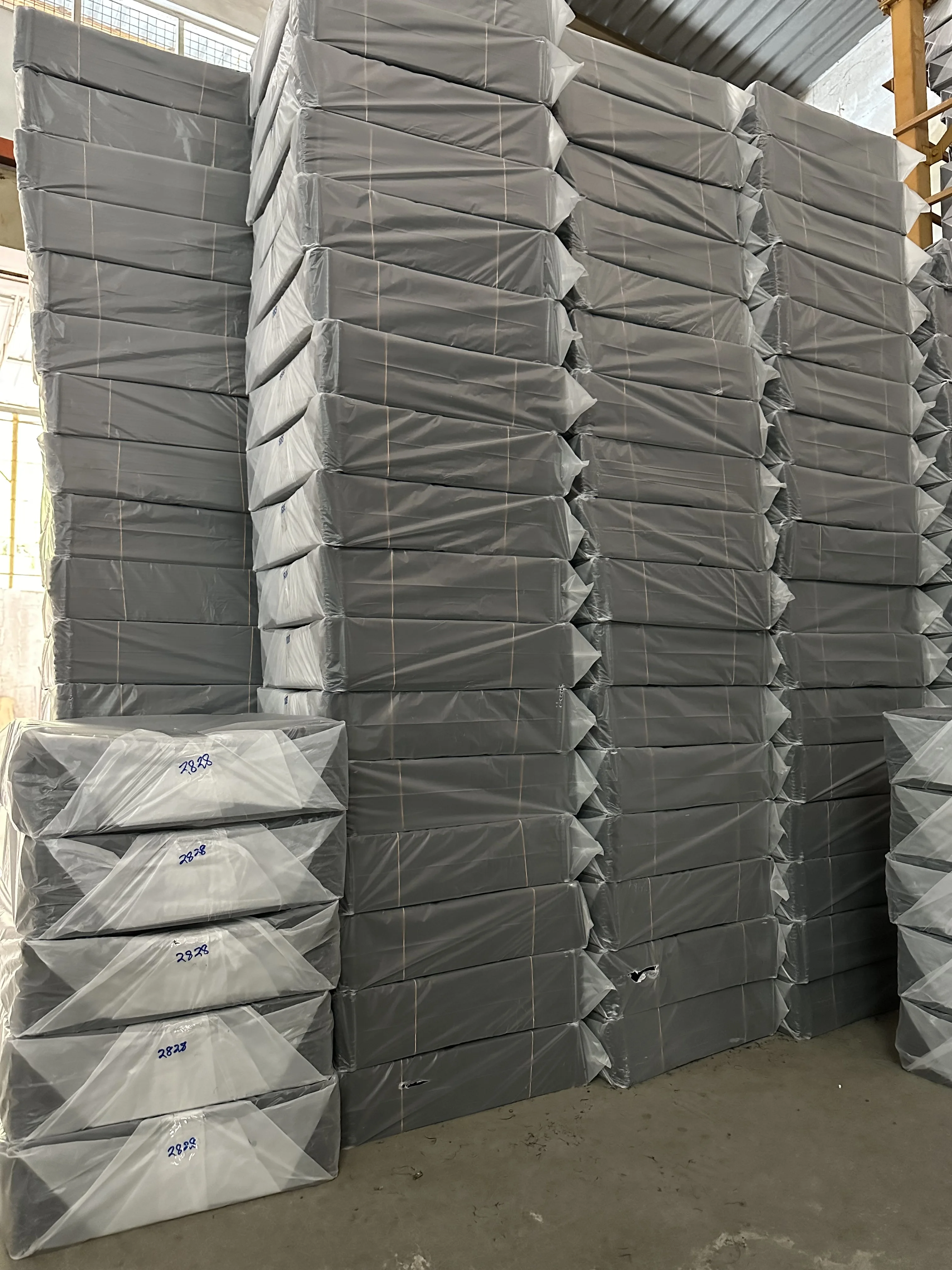 Wholesale Price Hanger 2828 with Recycled Polypropylene Affordable Price Suitable For Laundry