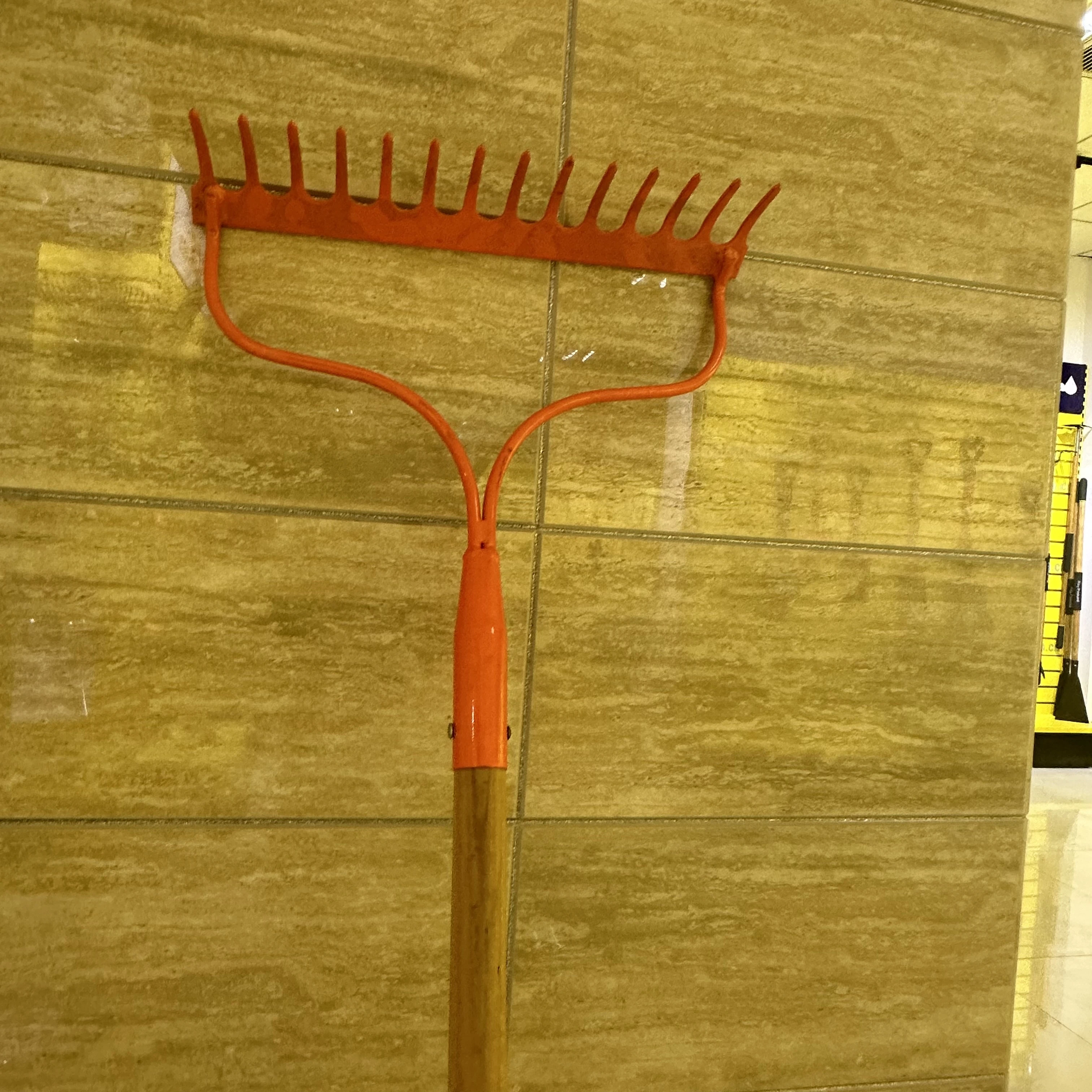 Factory  hot product leaf grabber rake lawn leveling garden tool weeding rake with long handle