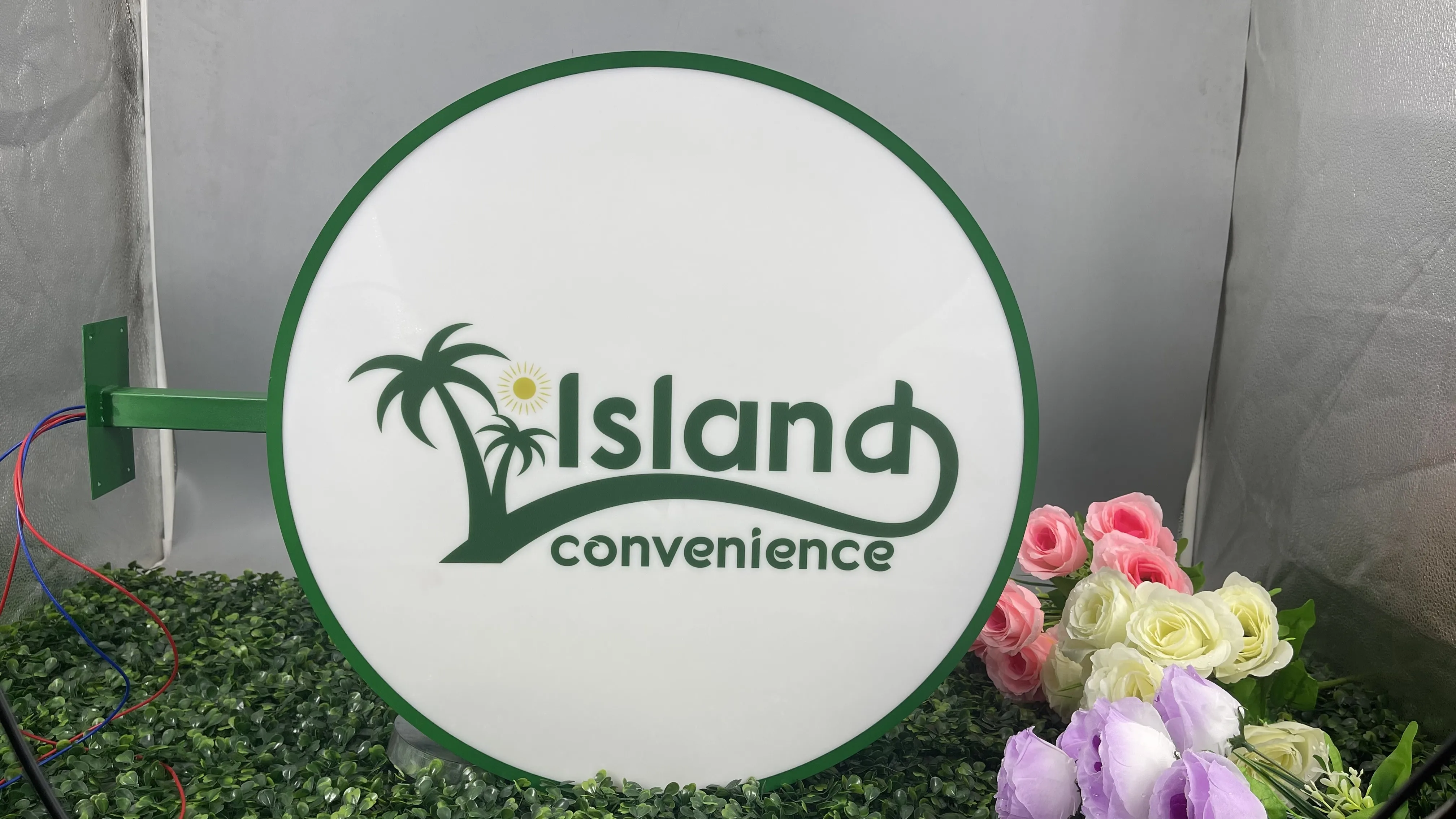 Factory Direct Sales Wall Side Hanging Board Circle Mounted Signboard Two Sides Led Light Box Sign For Bar Restaurant Store Signs