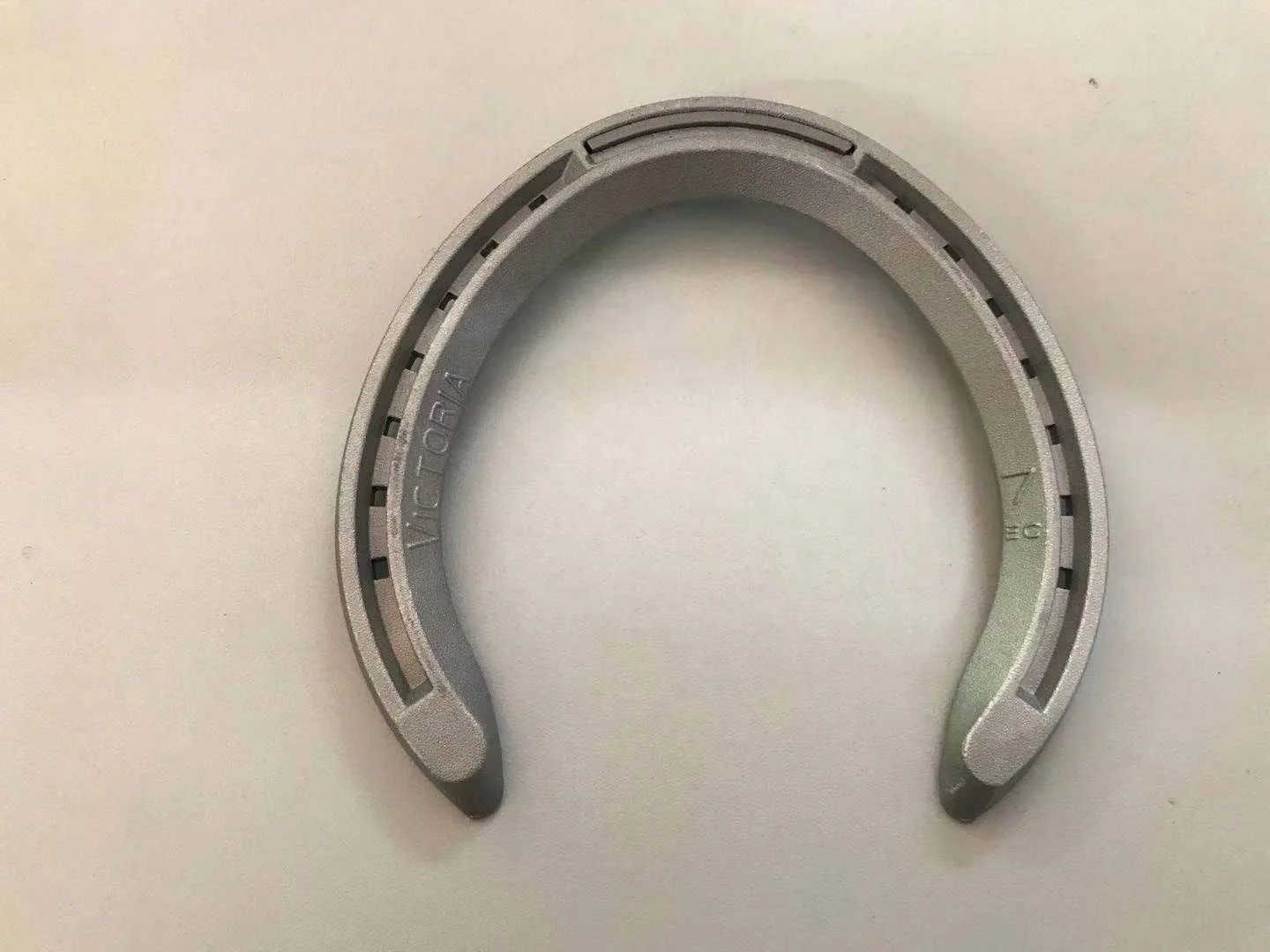 Customized Chinese Factory Supply High Quantity  Aluminum Horseshoes and  horse shoes  nail