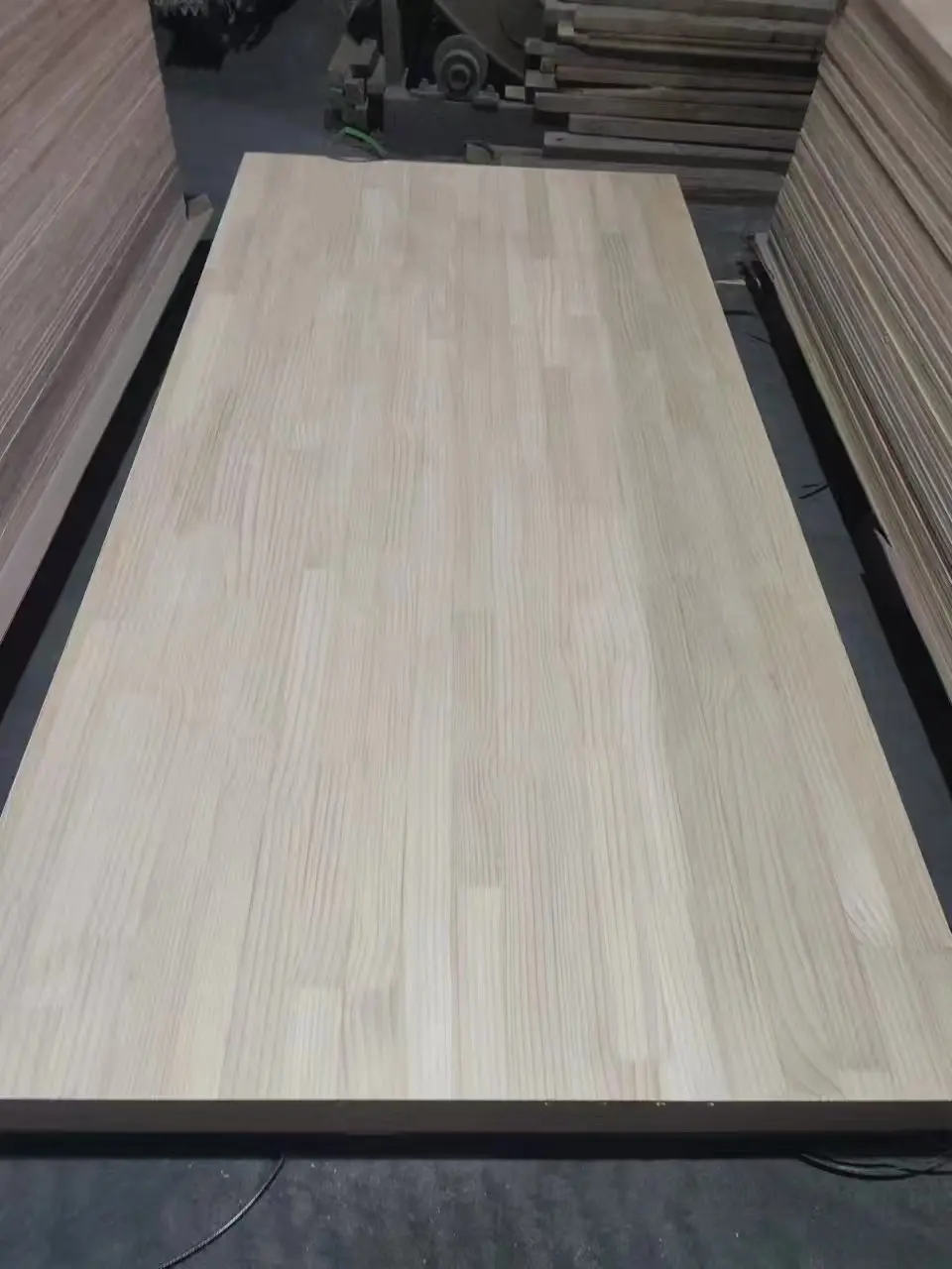 Factory wholesale Radiata pine wood 4*8 feet 12mm/ 15mm/ 18mm/ 22mm Finger Jointed board Radiata pine wood board