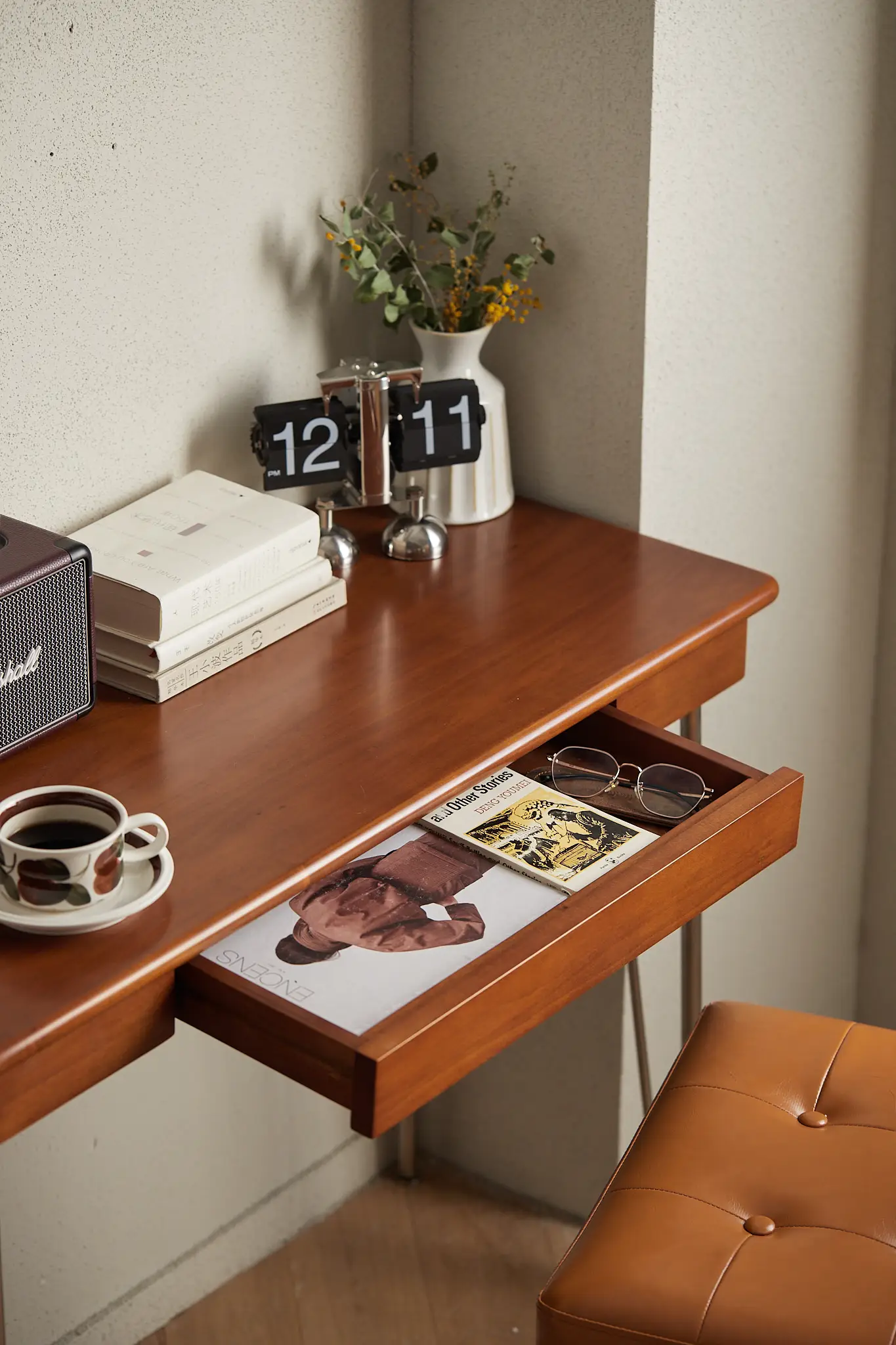 MUU office bedroom multifunctional writing desk modern Socket design desk table with drawer