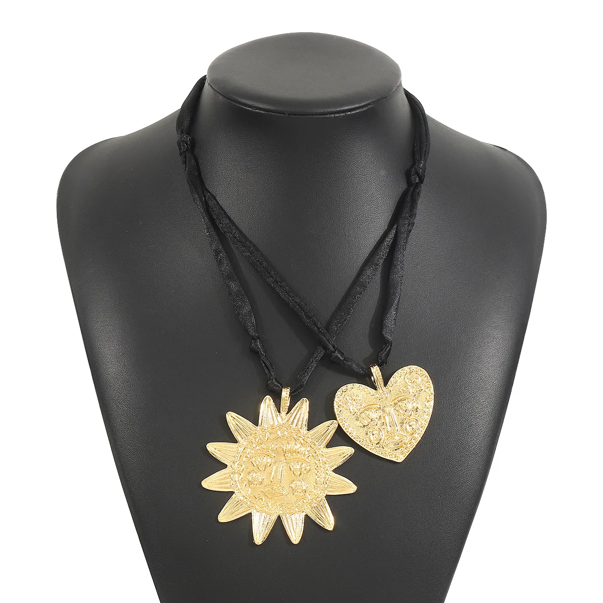 Newest Creative Fashion Vintage Long Metal Sunflower Heart Pendant Rope Chain Necklace For Women Alloy Jewellery