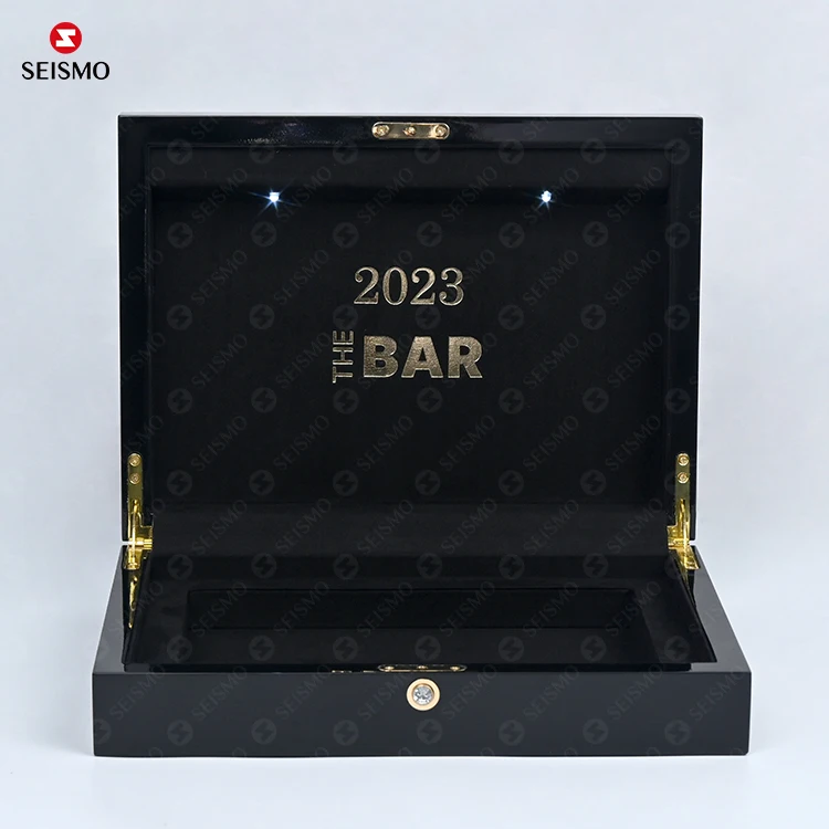 Customized Luxury Glossy Paint Varnish Design Big High Gloss Wooden Wine Perfume Cigar Package Boxes With Lighting