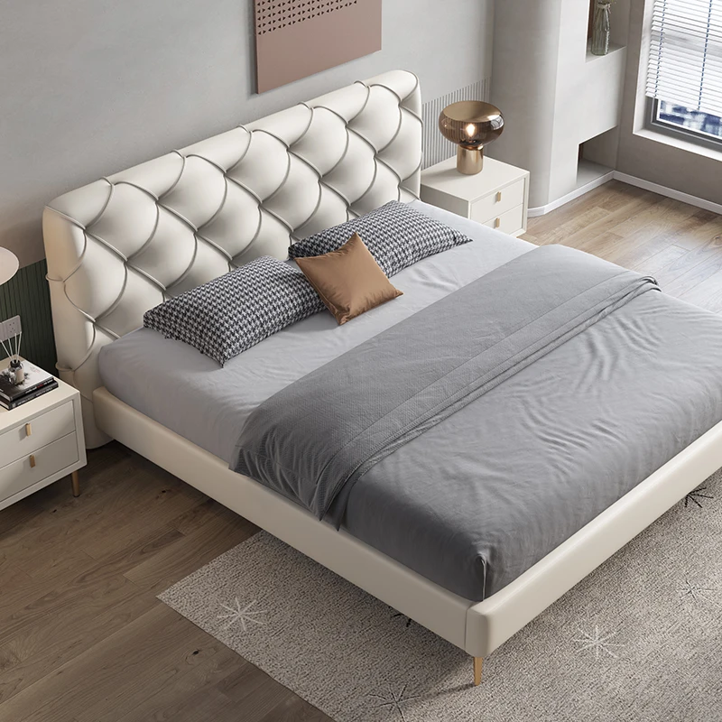 Factory outlet Luxury Chesterfield leather bed Up-holstered wood frame Bed High quality gold metal feet tufted King queen Bed